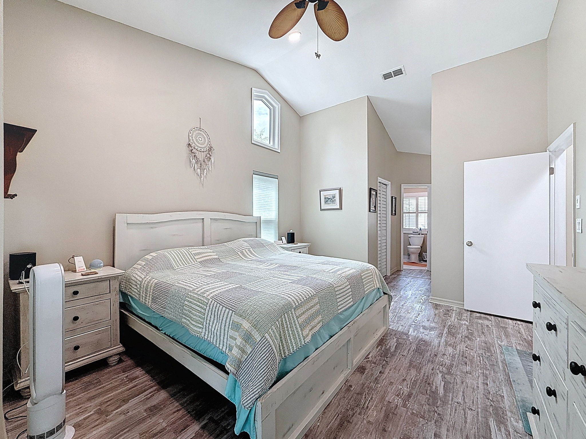 35-web-or-mls-1604-Gulf-Beach-Blvd-47.jpg