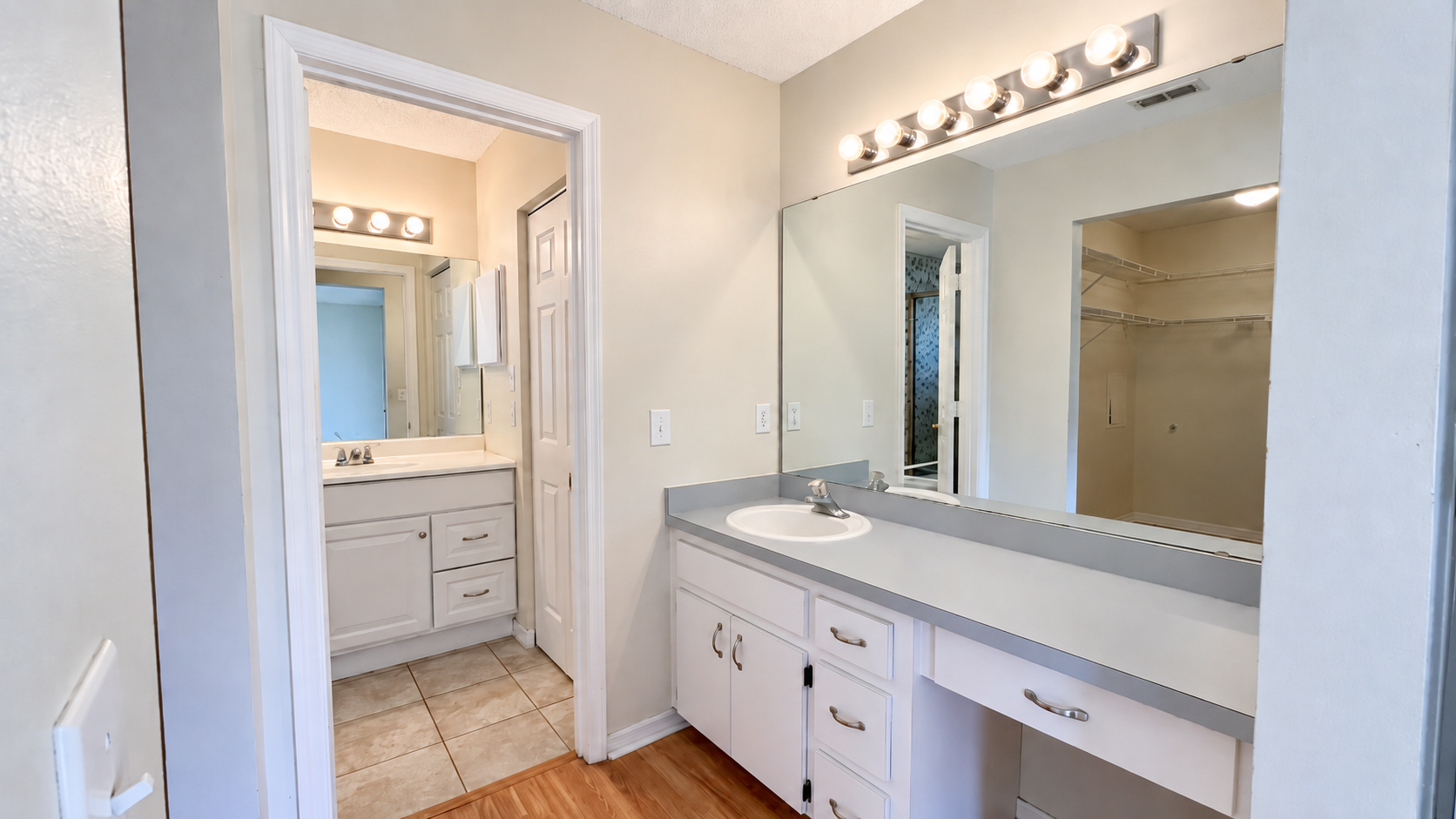 24 - Master bath.jpg