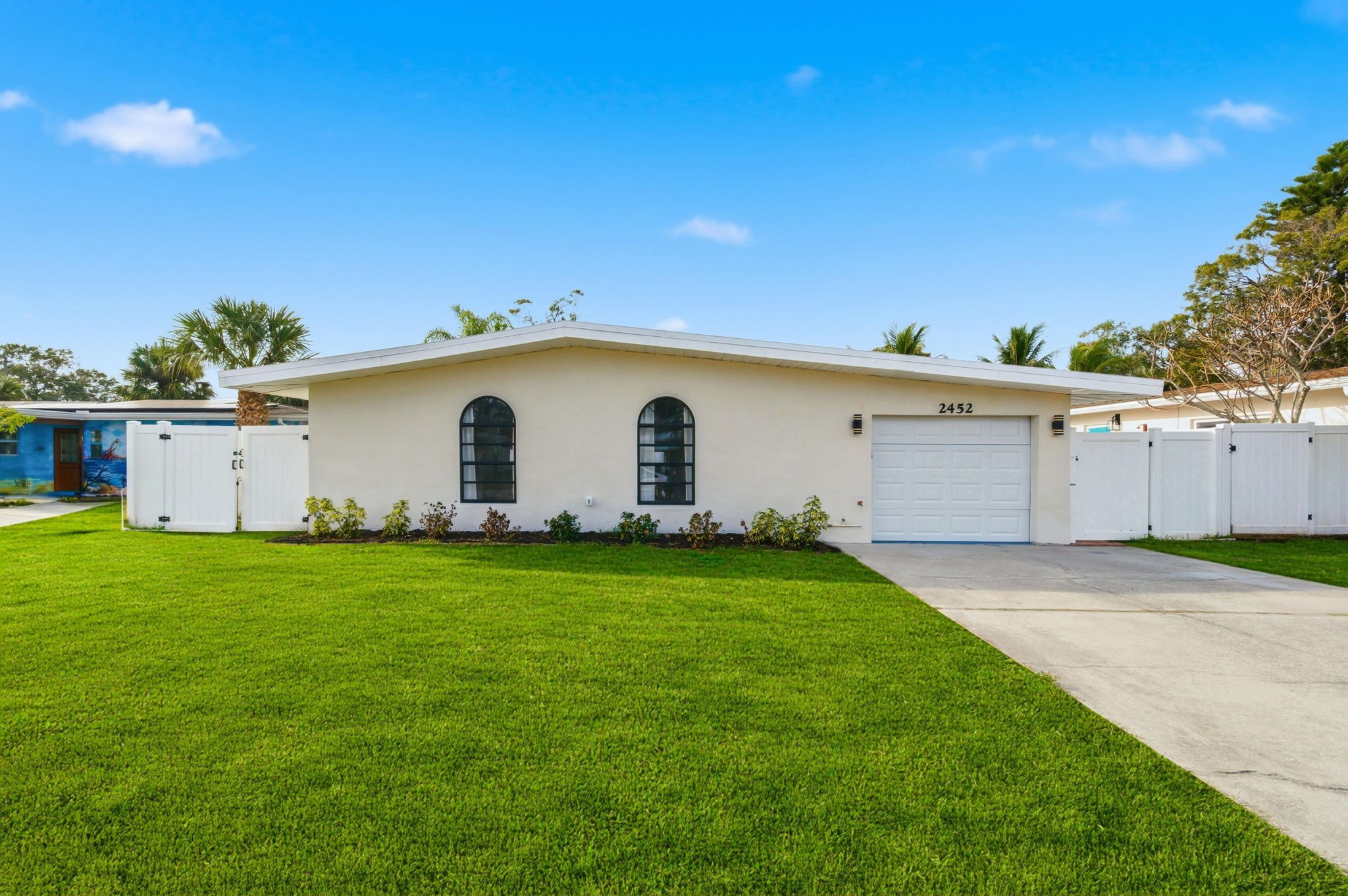 3-web-or-mls-2452-Baywood-Dr-E-108 copy 2.jpg