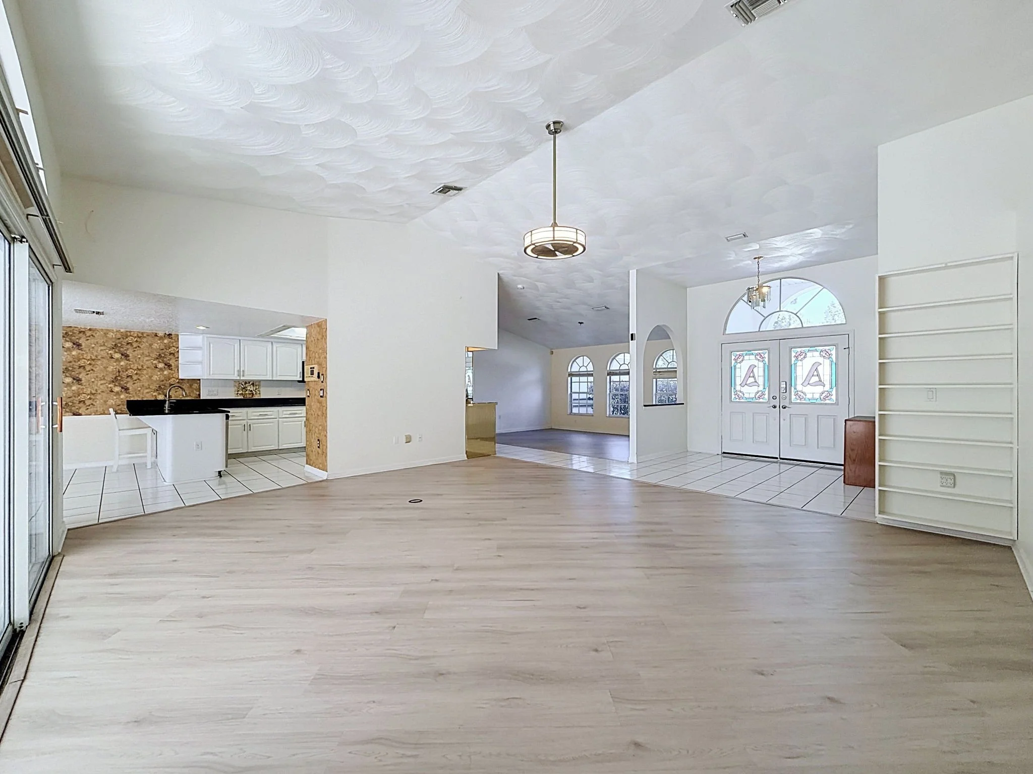 21-web-or-mls-10074-Sleepy-Willow-Ct-12.jpg
