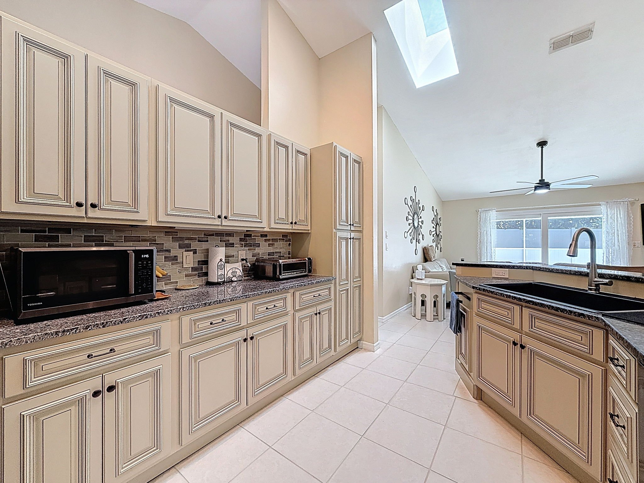 21-web-or-mls-1604-Gulf-Beach-Blvd-23.jpg