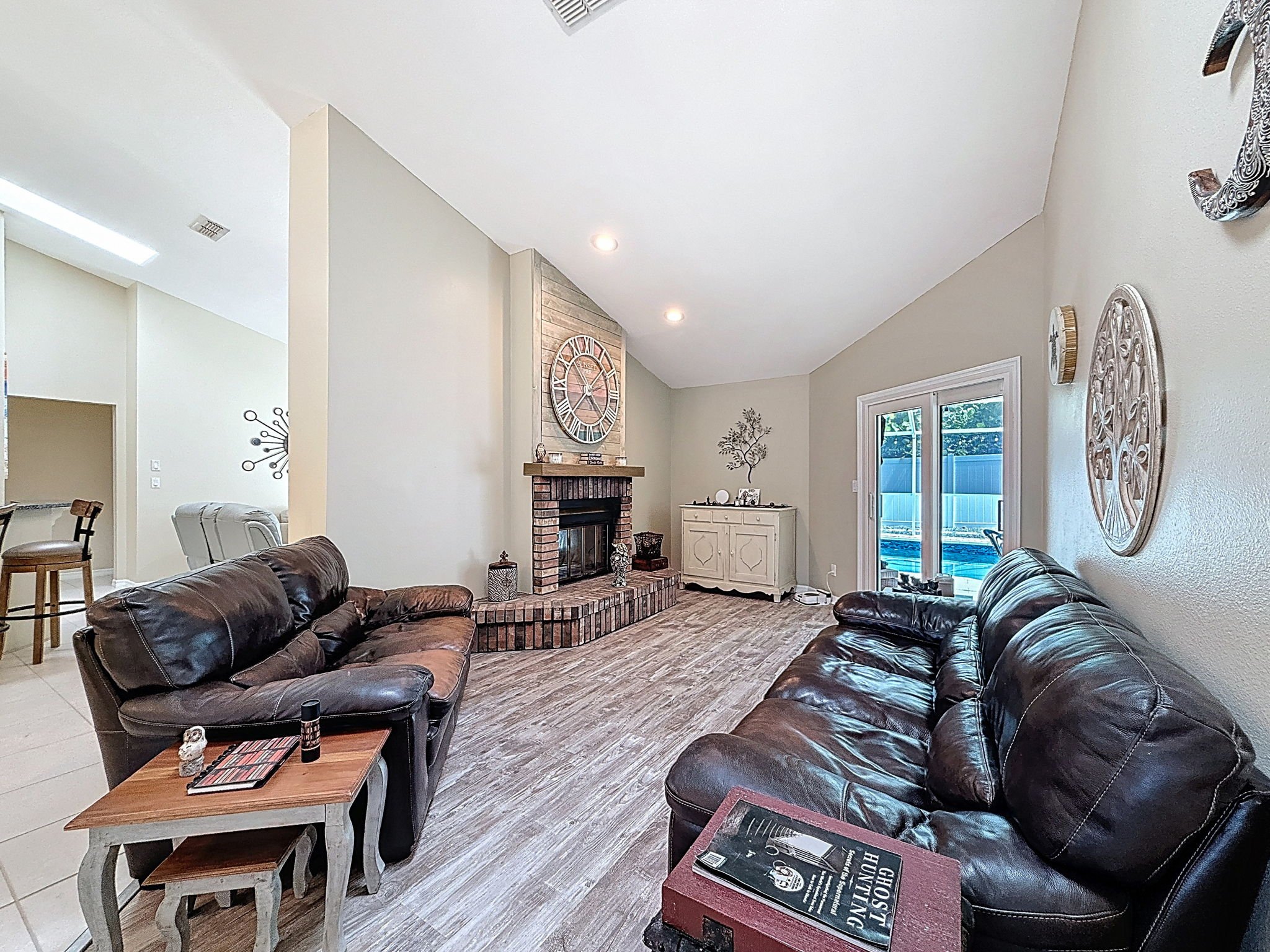15-web-or-mls-1604-Gulf-Beach-Blvd-13.jpg