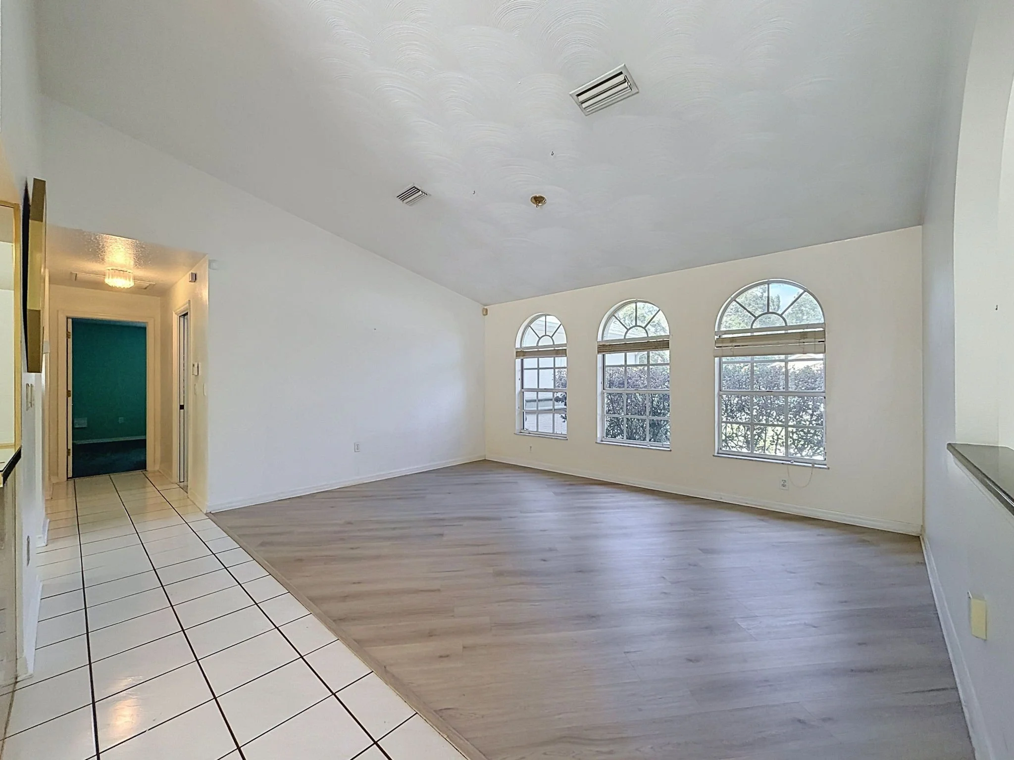 13-web-or-mls-10074-Sleepy-Willow-Ct-4.jpg