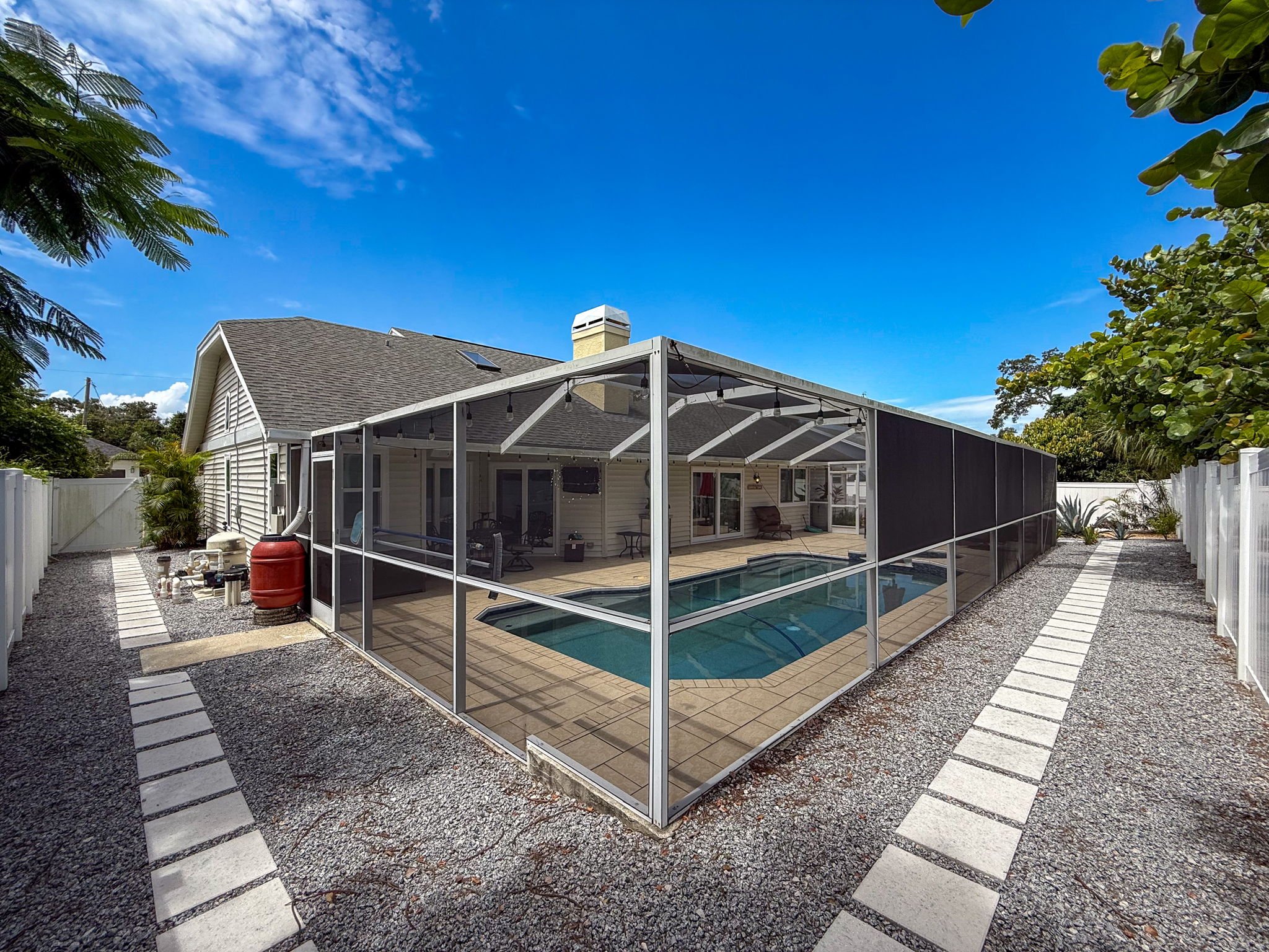 65-web-or-mls-1604-Gulf-Beach-Blvd-67.jpg