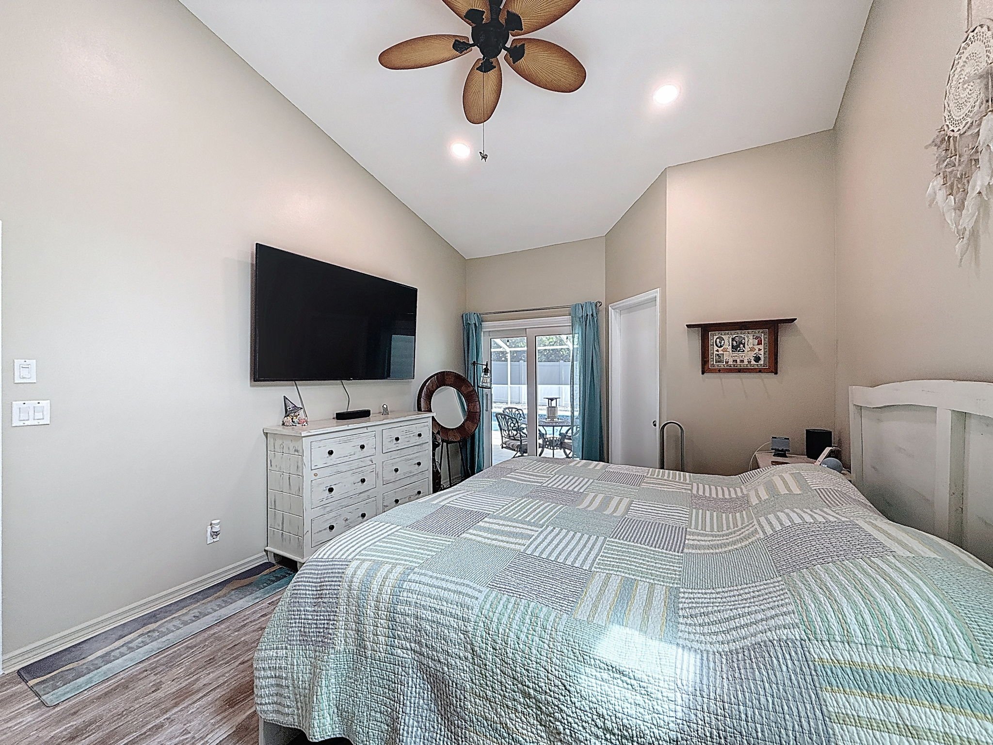 36-web-or-mls-1604-Gulf-Beach-Blvd-48.jpg