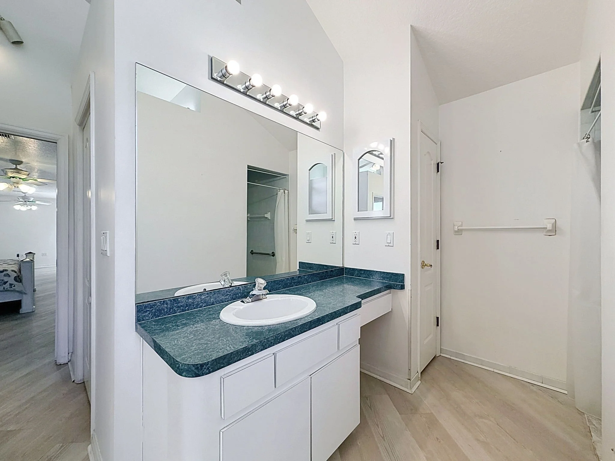 52-web-or-mls-10074-Sleepy-Willow-Ct-29.jpg