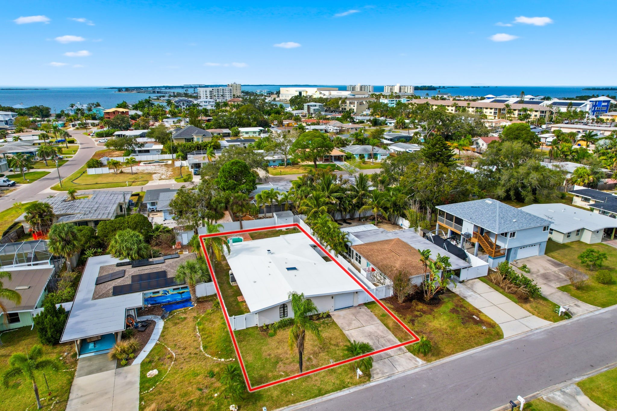 129-web-or-mls-2452-Baywood-Dr-E-6 copy.jpg