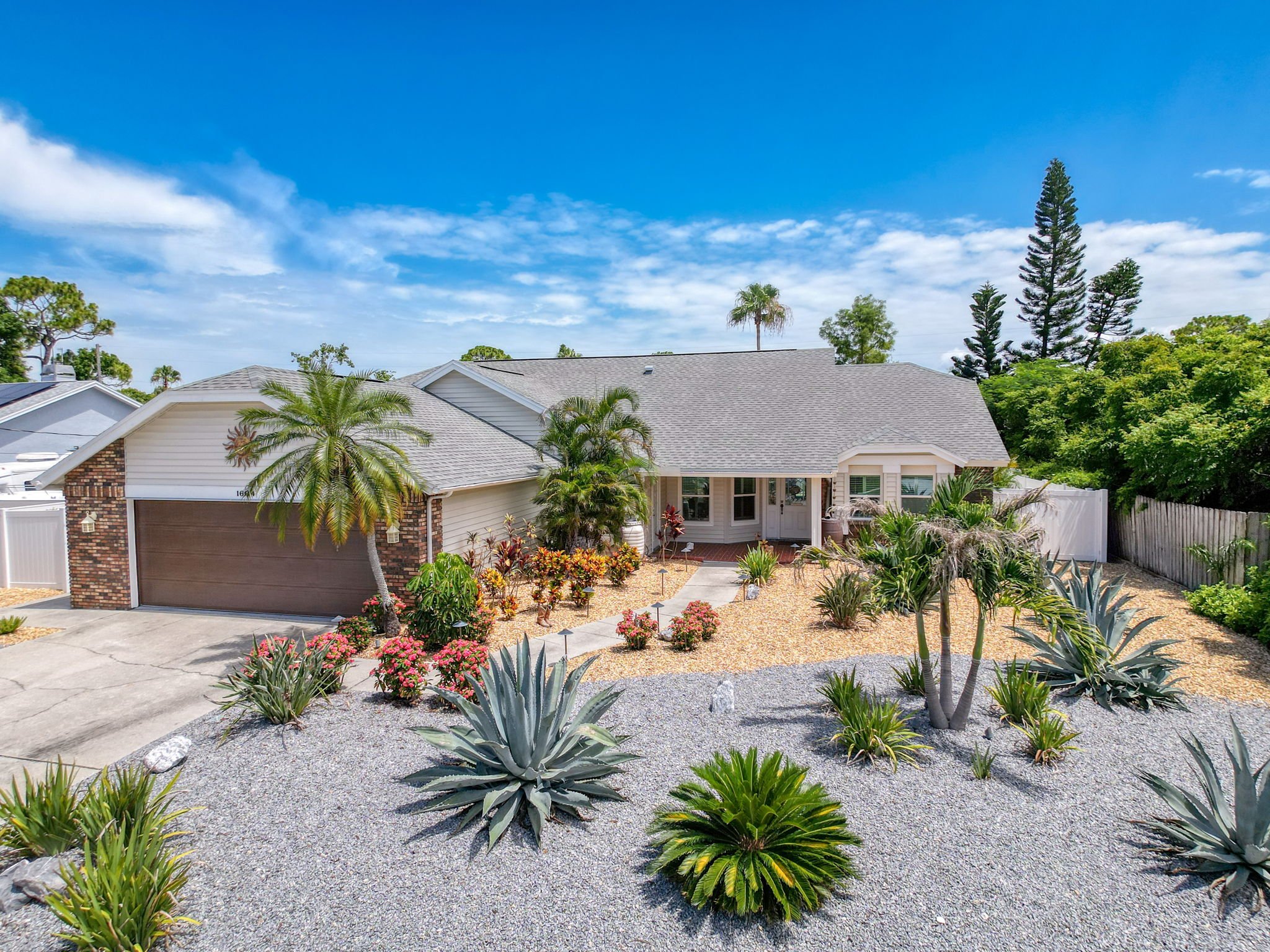 4-web-or-mls-1604-Gulf-Beach-Blvd-2.jpg