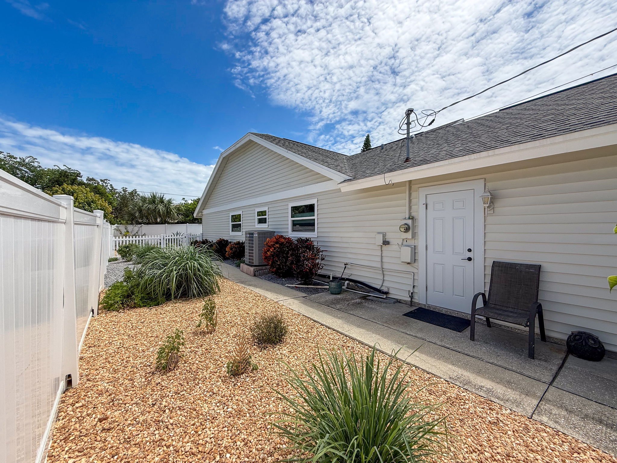 69-web-or-mls-1604-Gulf-Beach-Blvd-71.jpg