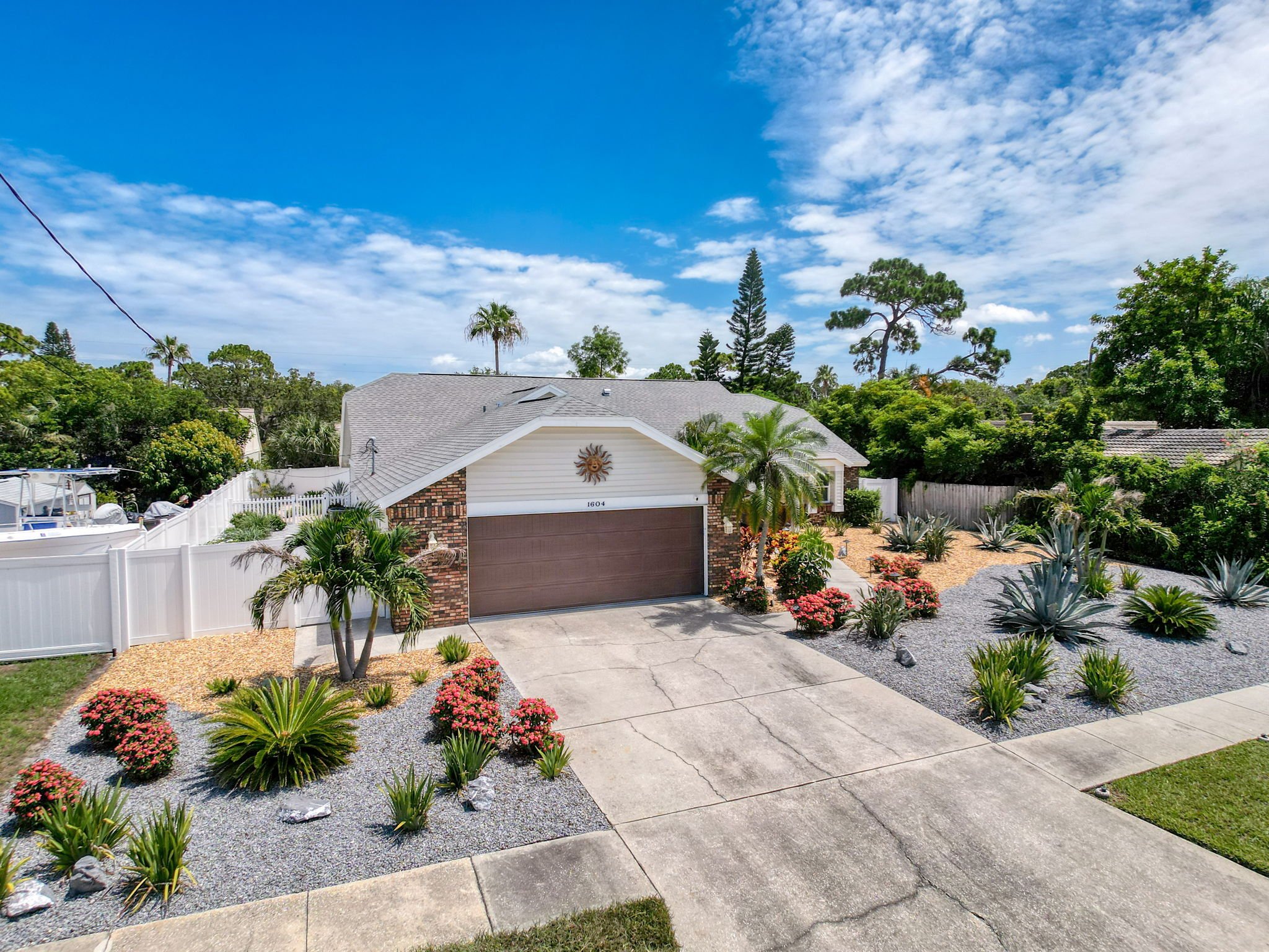 5-web-or-mls-1604-Gulf-Beach-Blvd-3.jpg
