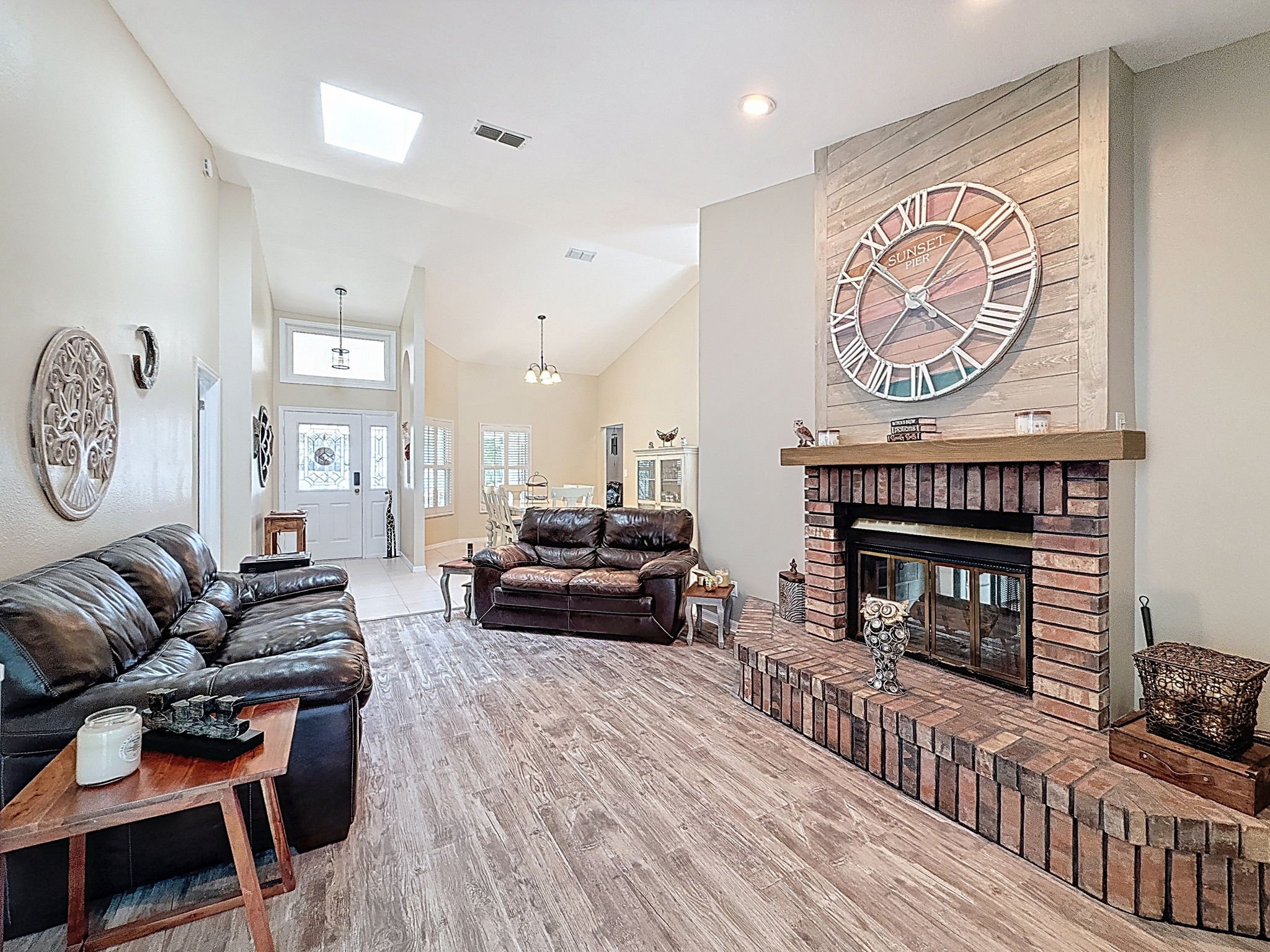 18-web-or-mls-1604-Gulf-Beach-Blvd-16.jpg