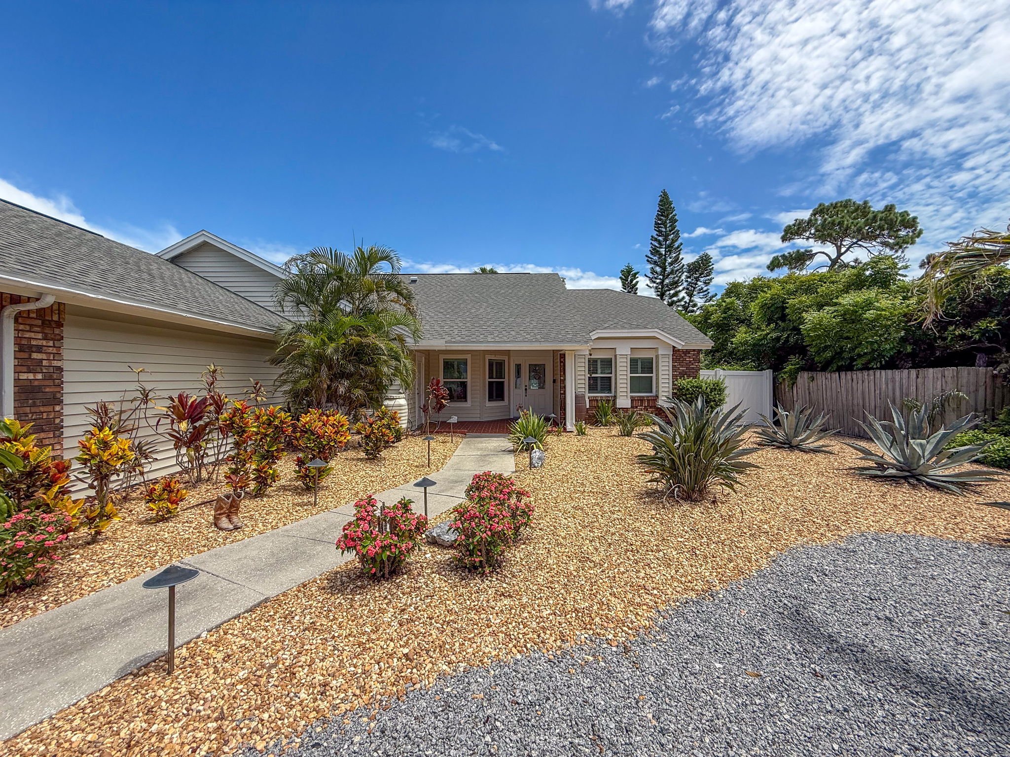 8-web-or-mls-1604-Gulf-Beach-Blvd-6.jpg