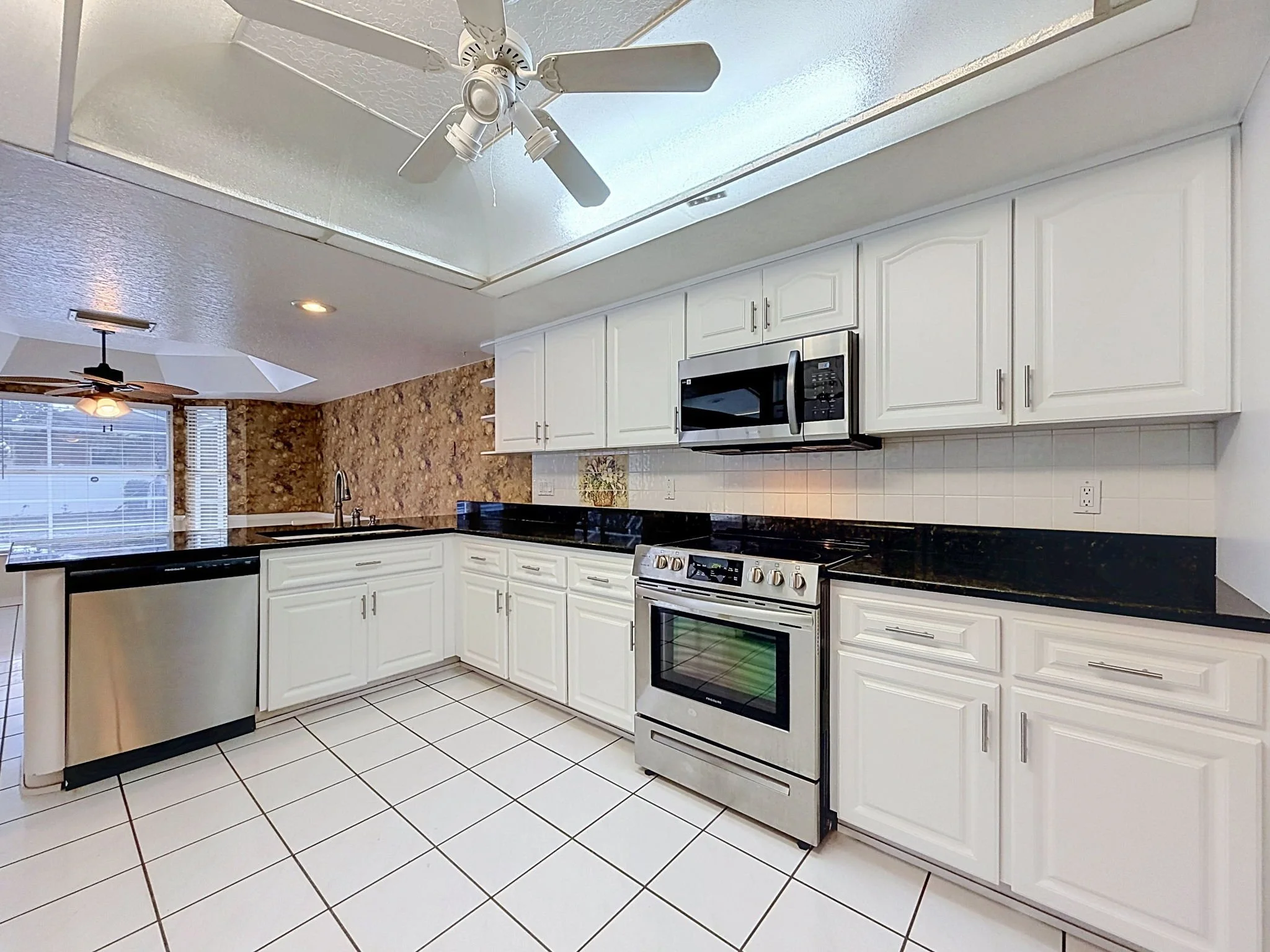 28-web-or-mls-10074-Sleepy-Willow-Ct-38.jpg