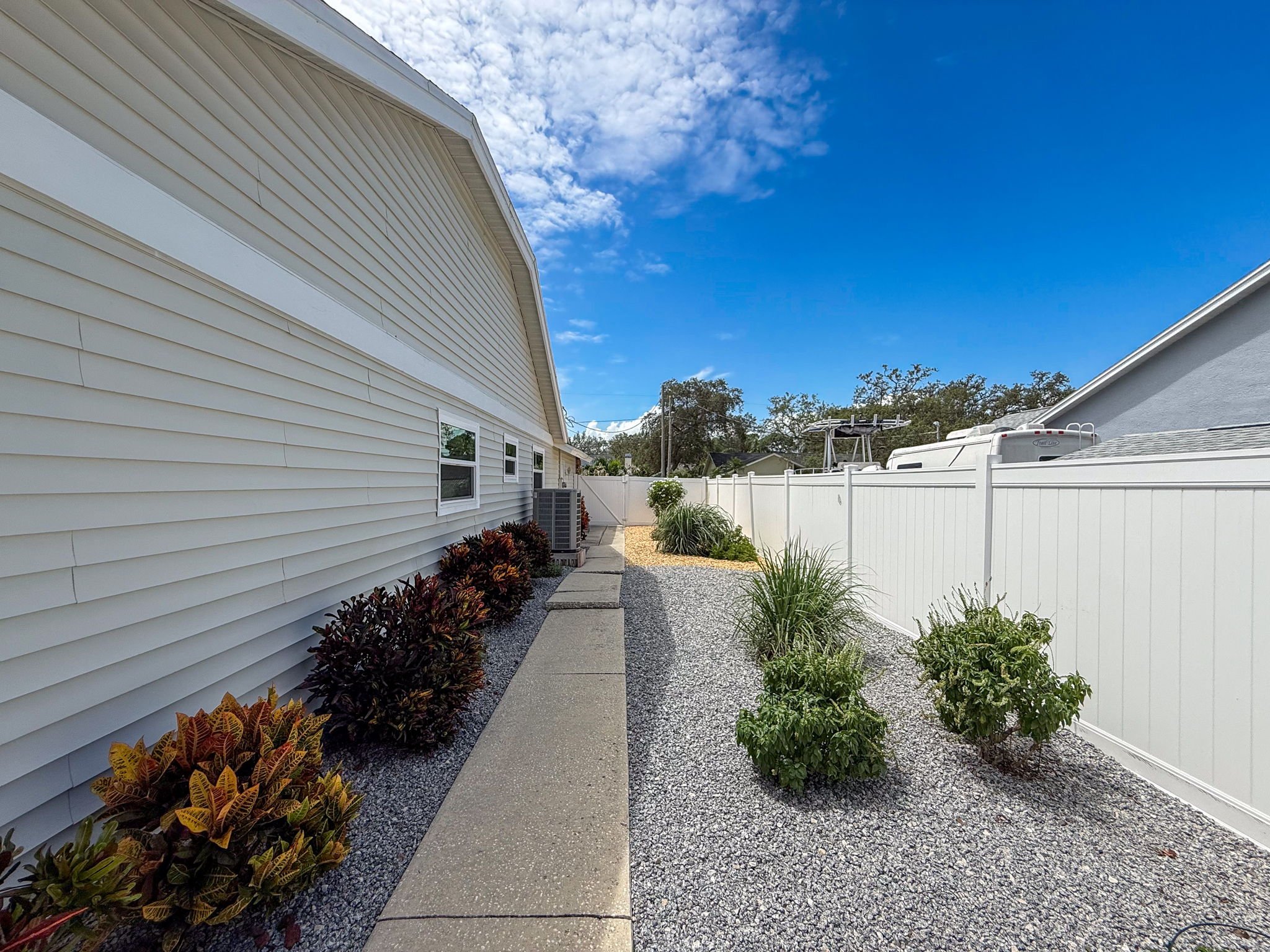 67-web-or-mls-1604-Gulf-Beach-Blvd-69.jpg