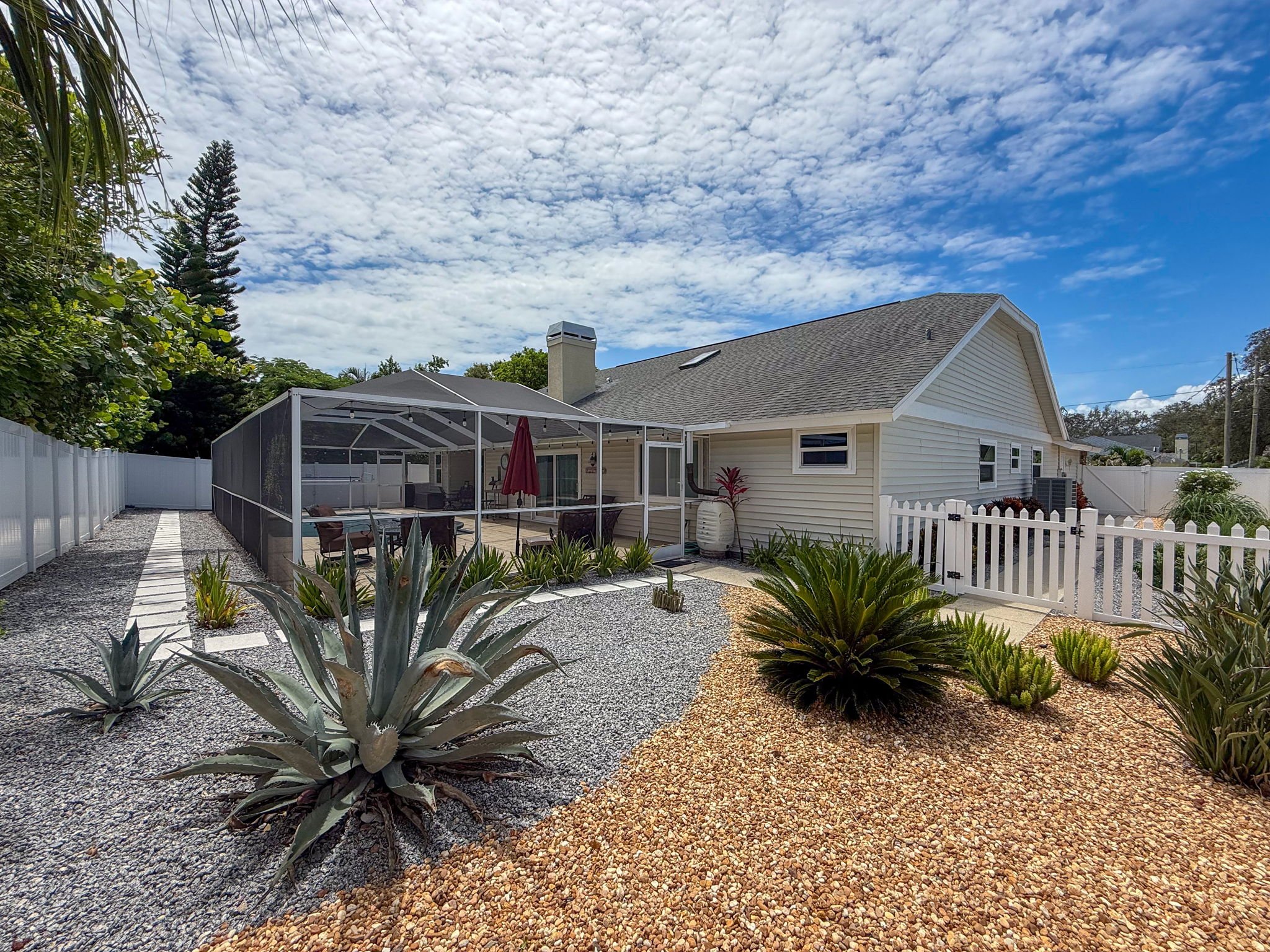 64-web-or-mls-1604-Gulf-Beach-Blvd-66.jpg