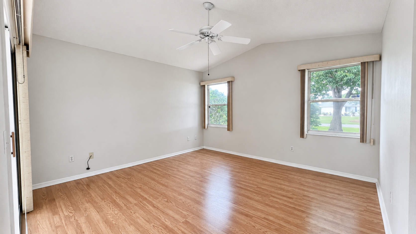 23a - Master bedroom.jpg