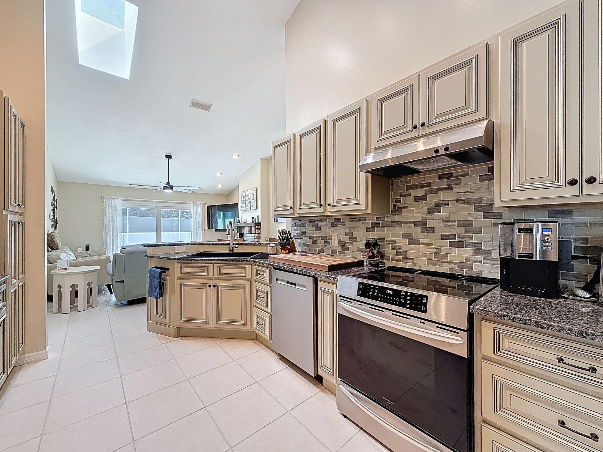 20-web-or-mls-1604-Gulf-Beach-Blvd-22.jpg