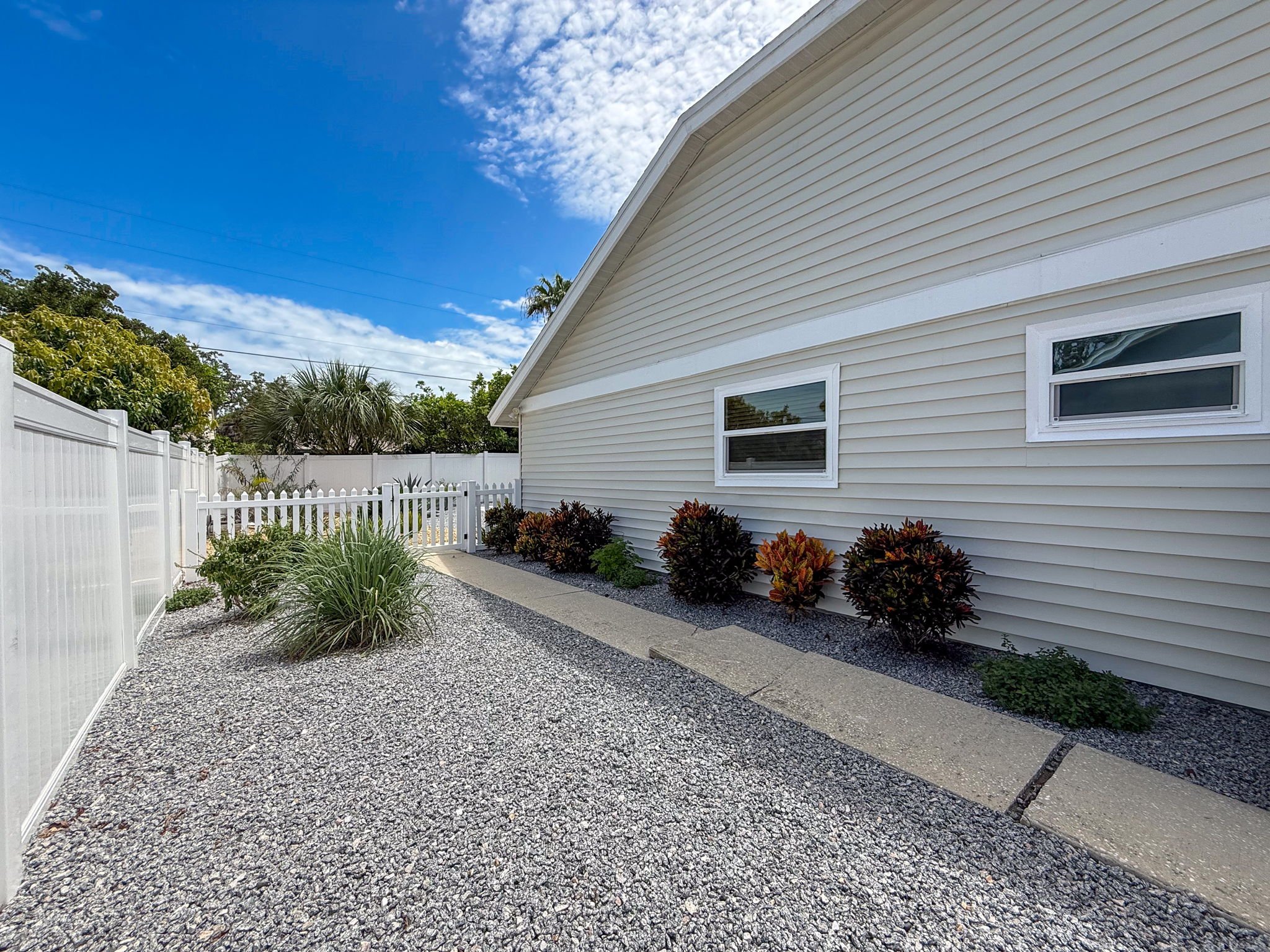 68-web-or-mls-1604-Gulf-Beach-Blvd-70.jpg
