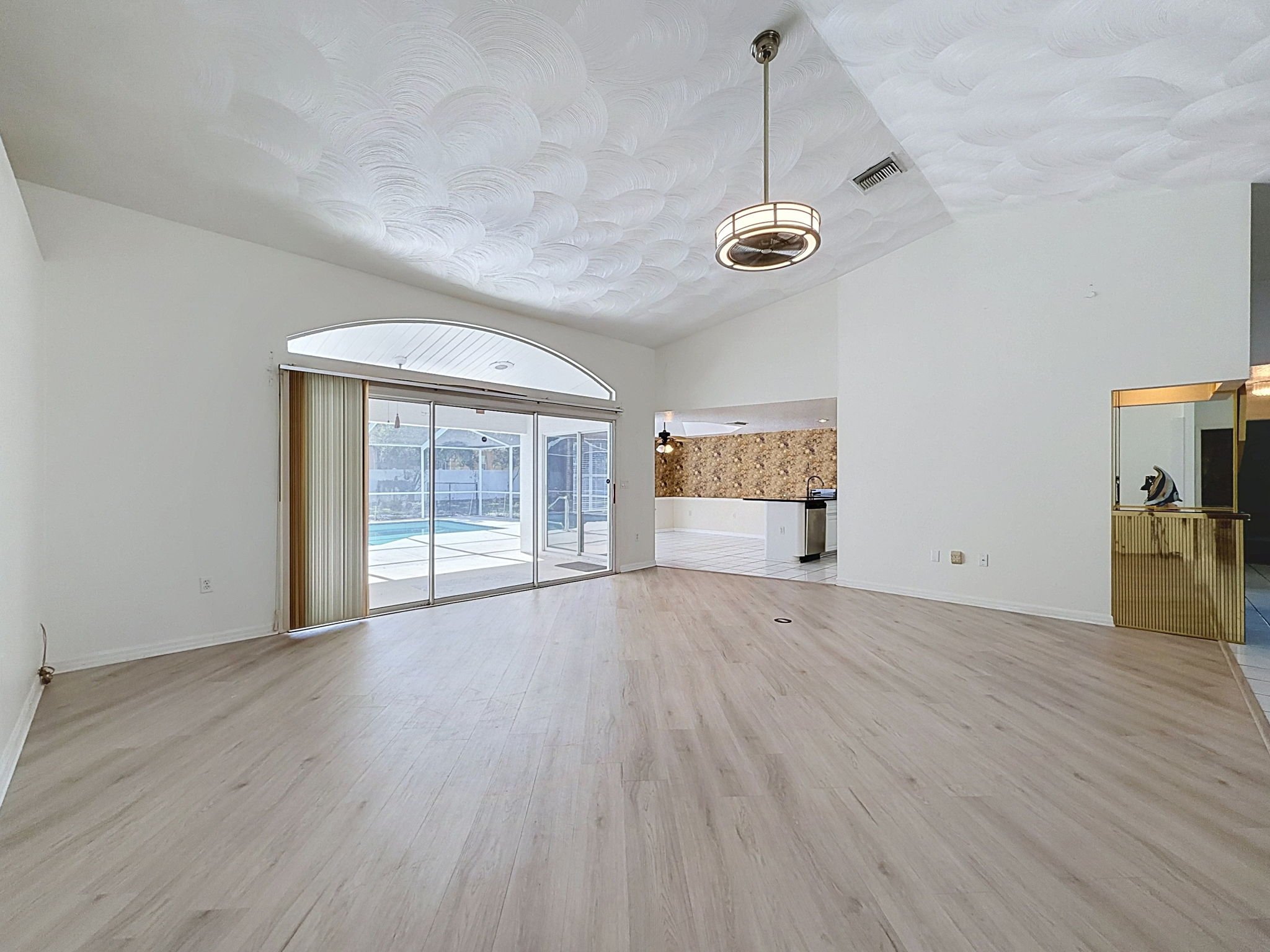 20-web-or-mls-10074-Sleepy-Willow-Ct-11.jpg