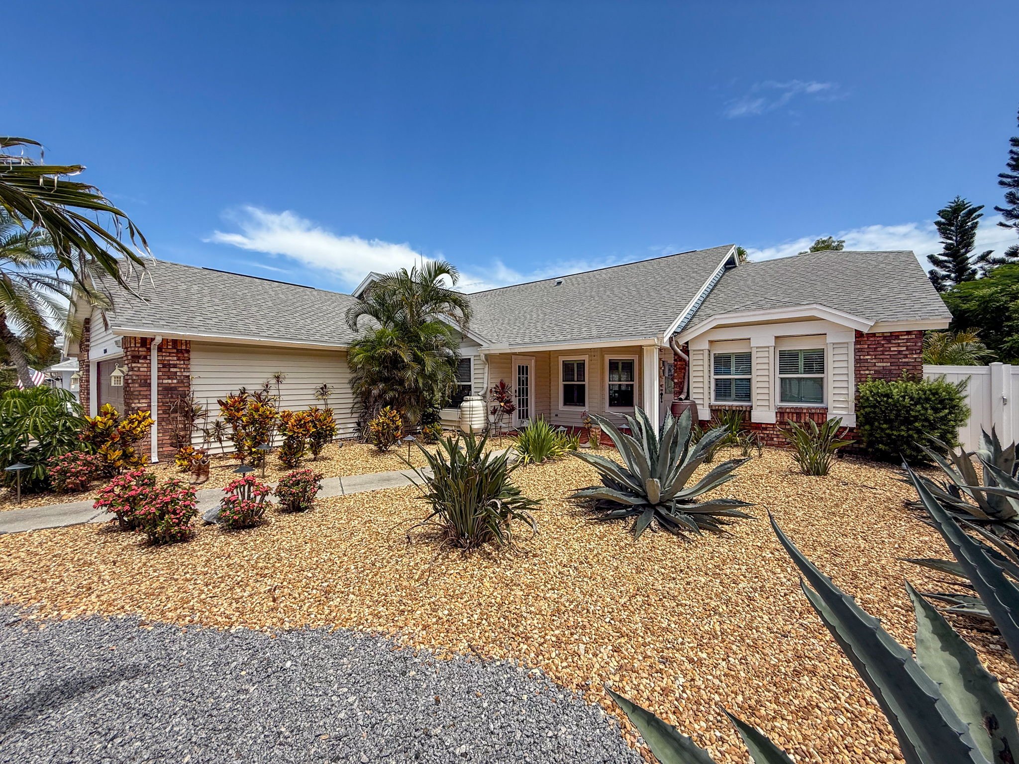 71-web-or-mls-1604-Gulf-Beach-Blvd-73.jpg