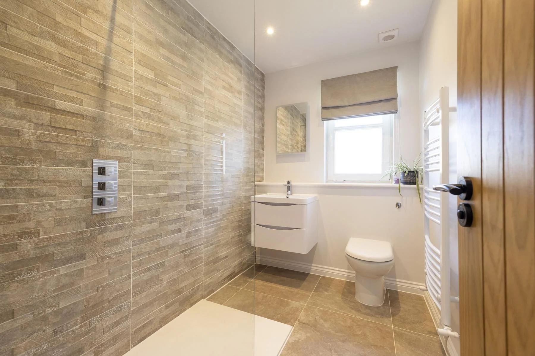 contemporary en-suite with walk in shower