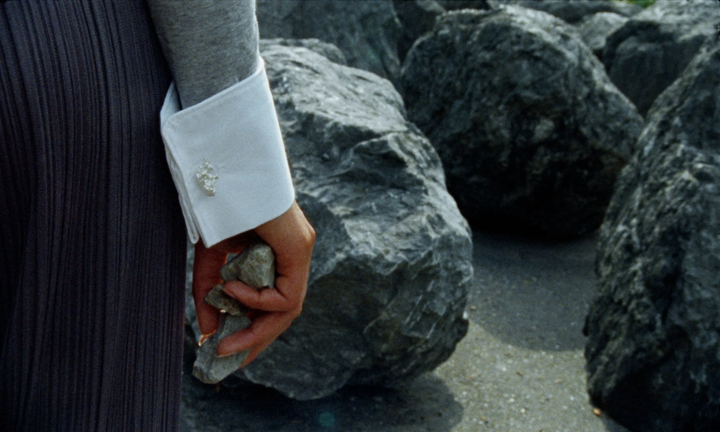 Silver Rock-Shaped Cufflinks and Classic Loose Cuffs in White