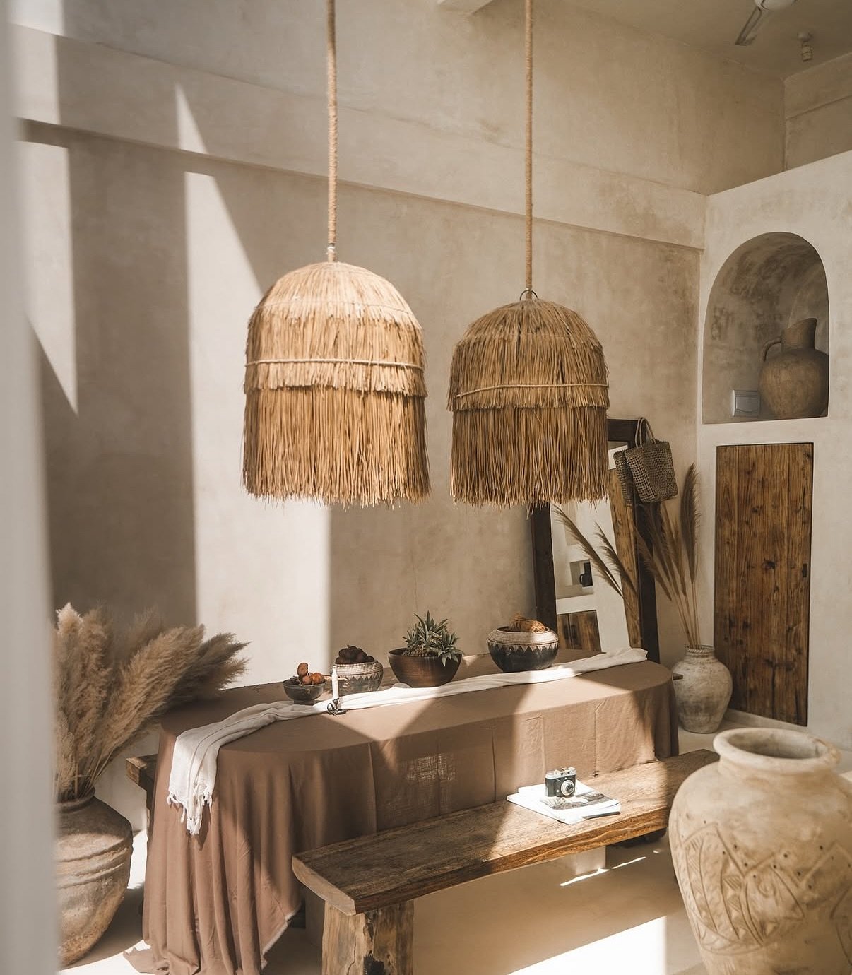 @thenomadahouses &mdash; @casanomadabali , @casacanelabali , and @nomadastudiobali are sanctuaries of light and limestone, crafted for the modern wanderer.
Each space embodies a soulful balance between architecture and nature: sculpted arches, raw te