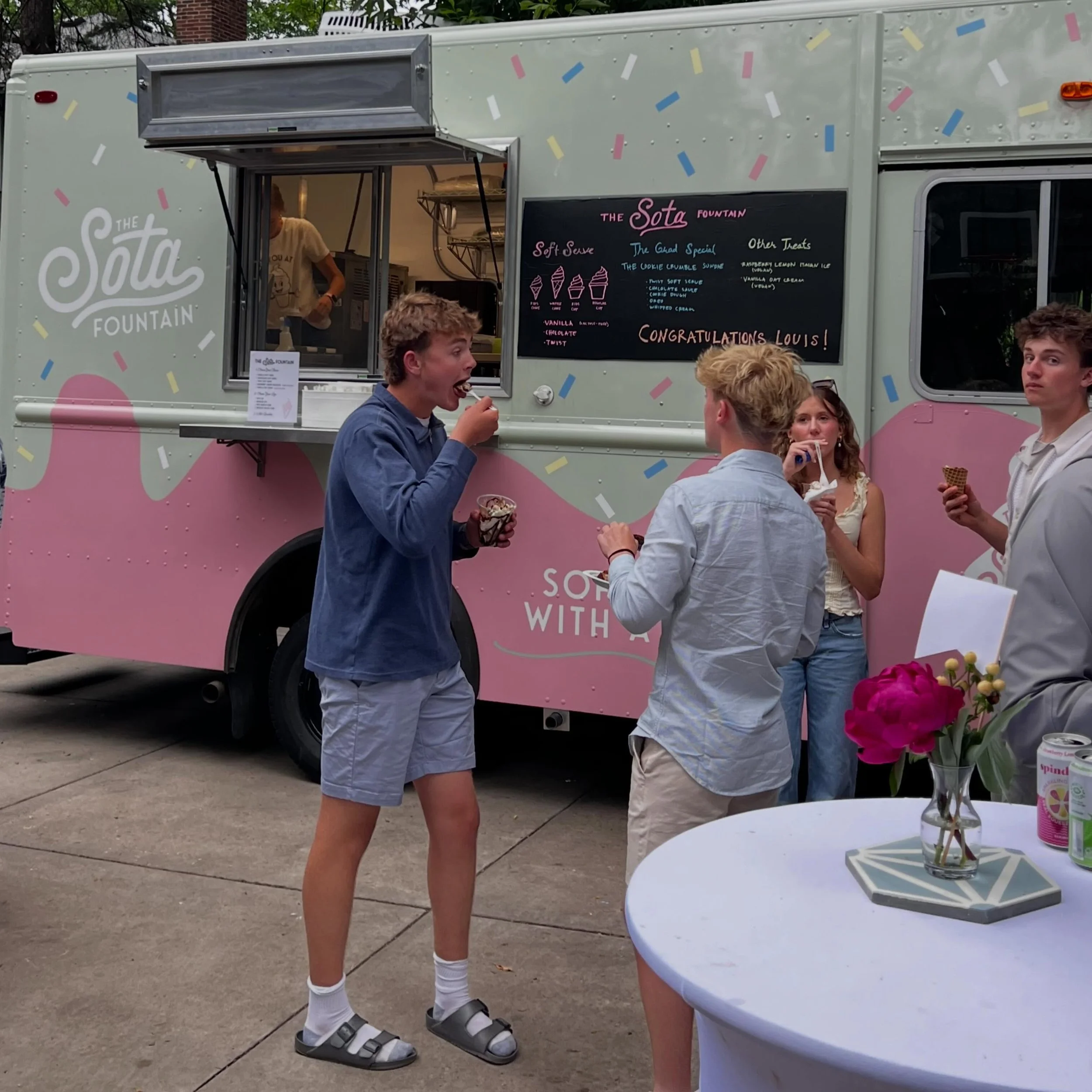 Pulled up to A BEAUTIFUL Minneapolis home for a grad party earlier this summer and served ice cream to 150 guests. The menu included a surprise Grad Special Sundae, featuring chocolate and vanilla twist soft serve with Oreos and cookie dough bites&md
