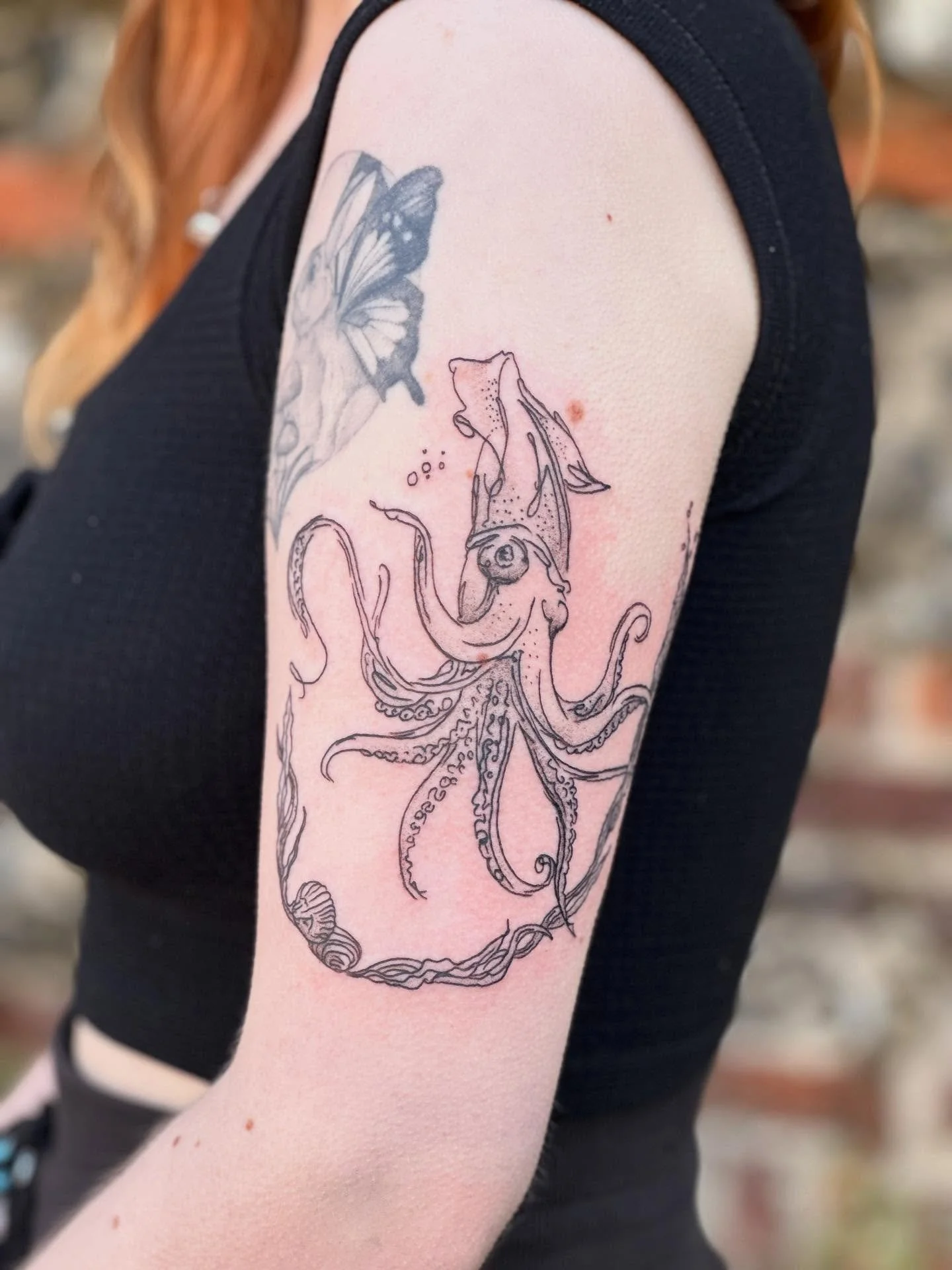 Lovely to see Beth again (proud owner of the massive Haku I did earlier this year). This time it was botanical squid o&rsquo;clock, and the this really fun one off flash piece. Picked an animal crossing track to accompany this post because Beth had t