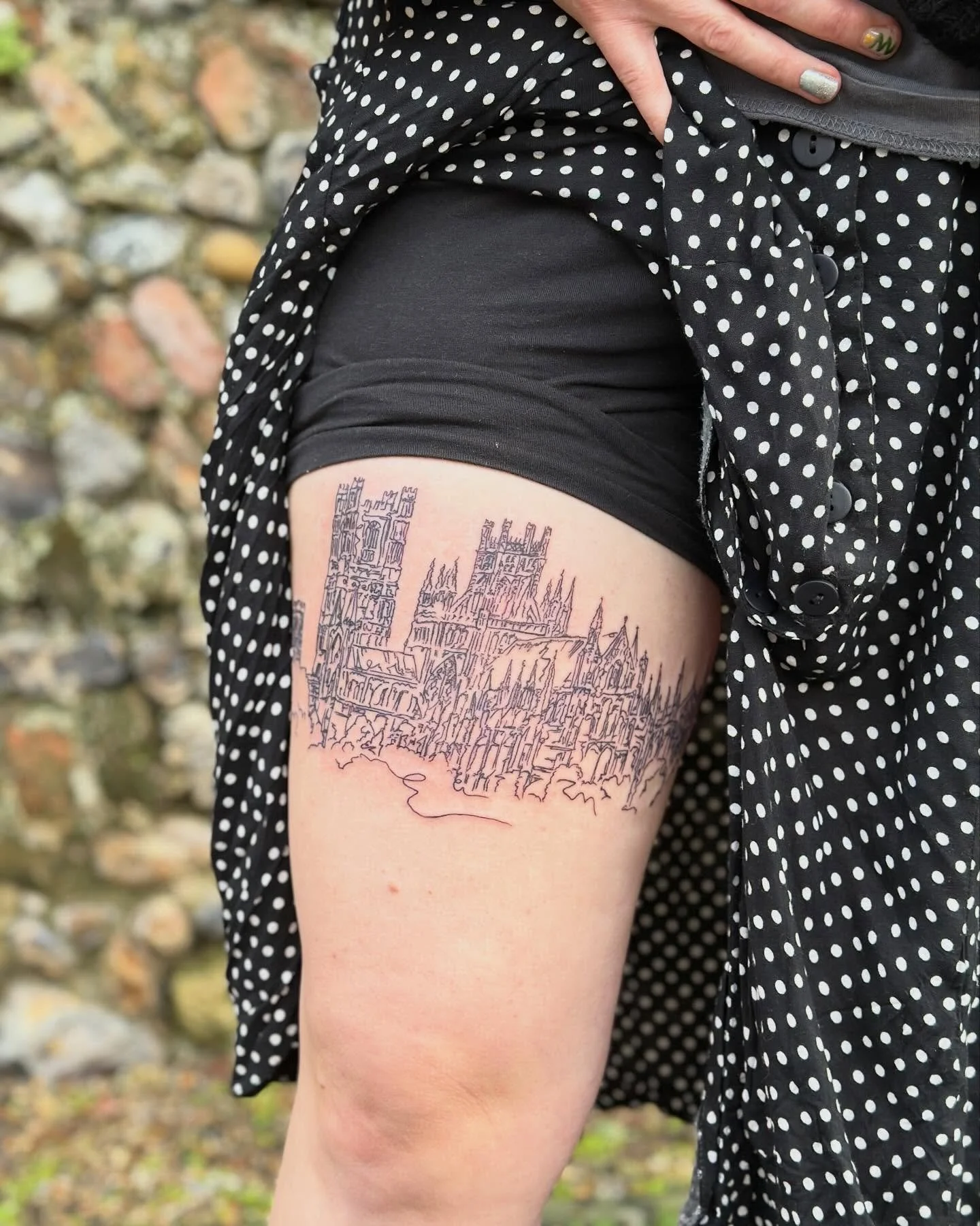 Based on an antique postcard of Ely Cathedral 🏰 Loved making my penultimate tattoo of 2025 for Becky, who sat incredibly for this thigh wrap architectural tattoo 🧡
Hoping 2026 brings lots more gorgeous building pieces!
#norwichtattooartist #tattoon