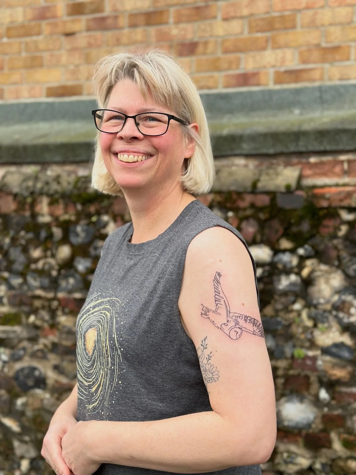 Swooping owl for Judi 🧡 So lovely to do another one of this flash sheet from last year!
Who wants more scruffy animal flash, I&rsquo;m feeling a new bunch of critters brewing 🌝

#norwichtattoo #norwichtattooartist #owltattoo