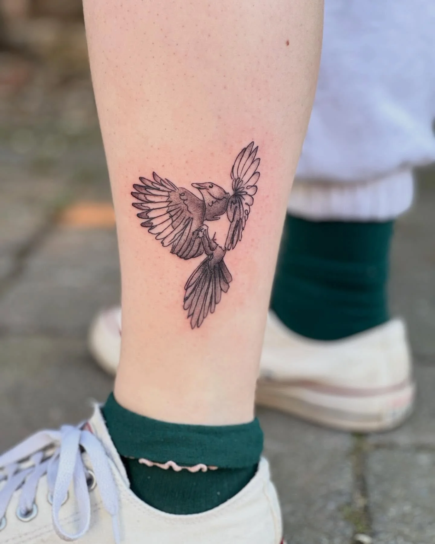 Magpie for J, who had their first ever tattoo this morning! Birds are so much fun to doodle- swipe for other cheeky magpie designs 🐦&zwj;⬛

#norwichtattoo #norwichtatooartist