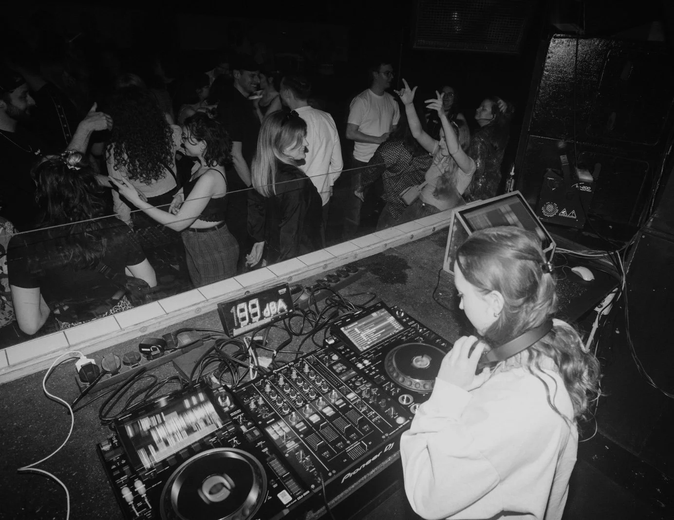 female dj