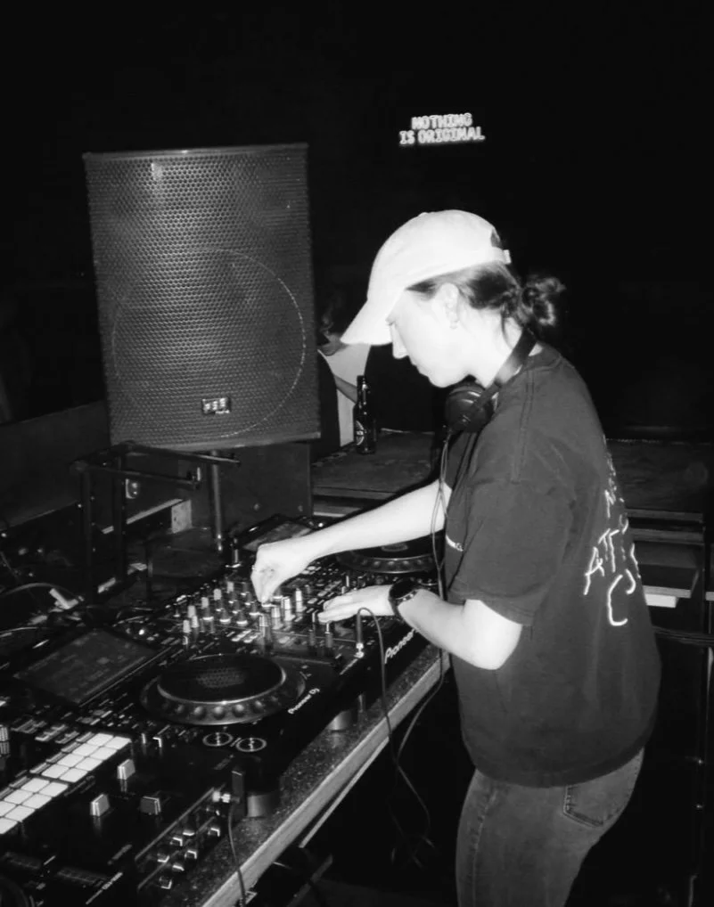 female dj 