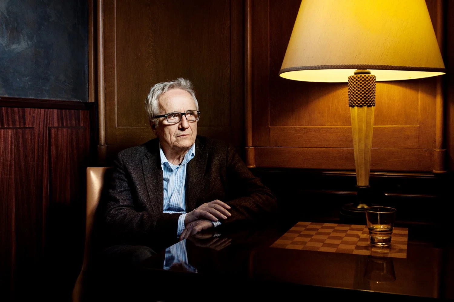 umelecky-portret-barva- hotel-lampa-marco-bellocchio.jpg