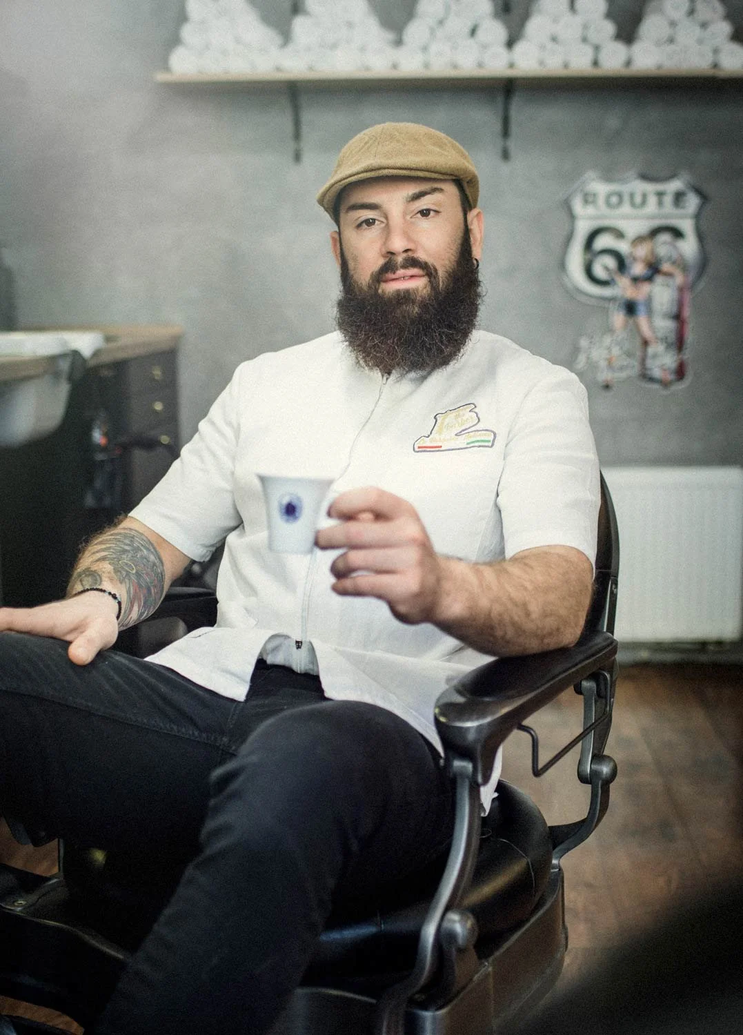 barber-kava-portret-zidle-relax.jpg