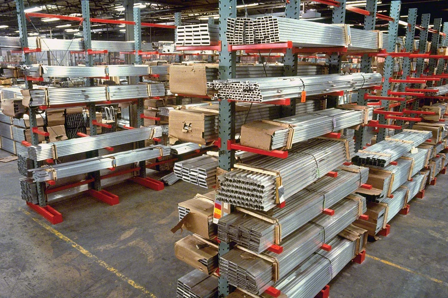 Cantilever racking system for long-load warehouse storage