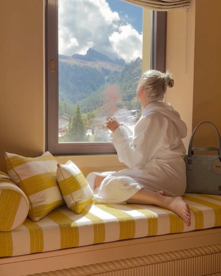 This is the only to do list we&rsquo;re fully getting behind:

Order another round
Get dressed up for dinner
Cross a few things off your bucket list
Lose track of time
Fill your camera roll
Sleep in
Take a breath
Watch the sunset

Anything we should 