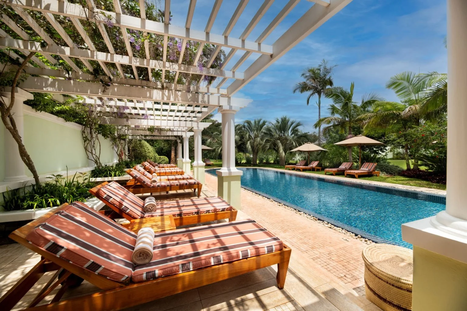 Hemingways_Nairobi_Spa_pool_16-1-1536x1024.jpg