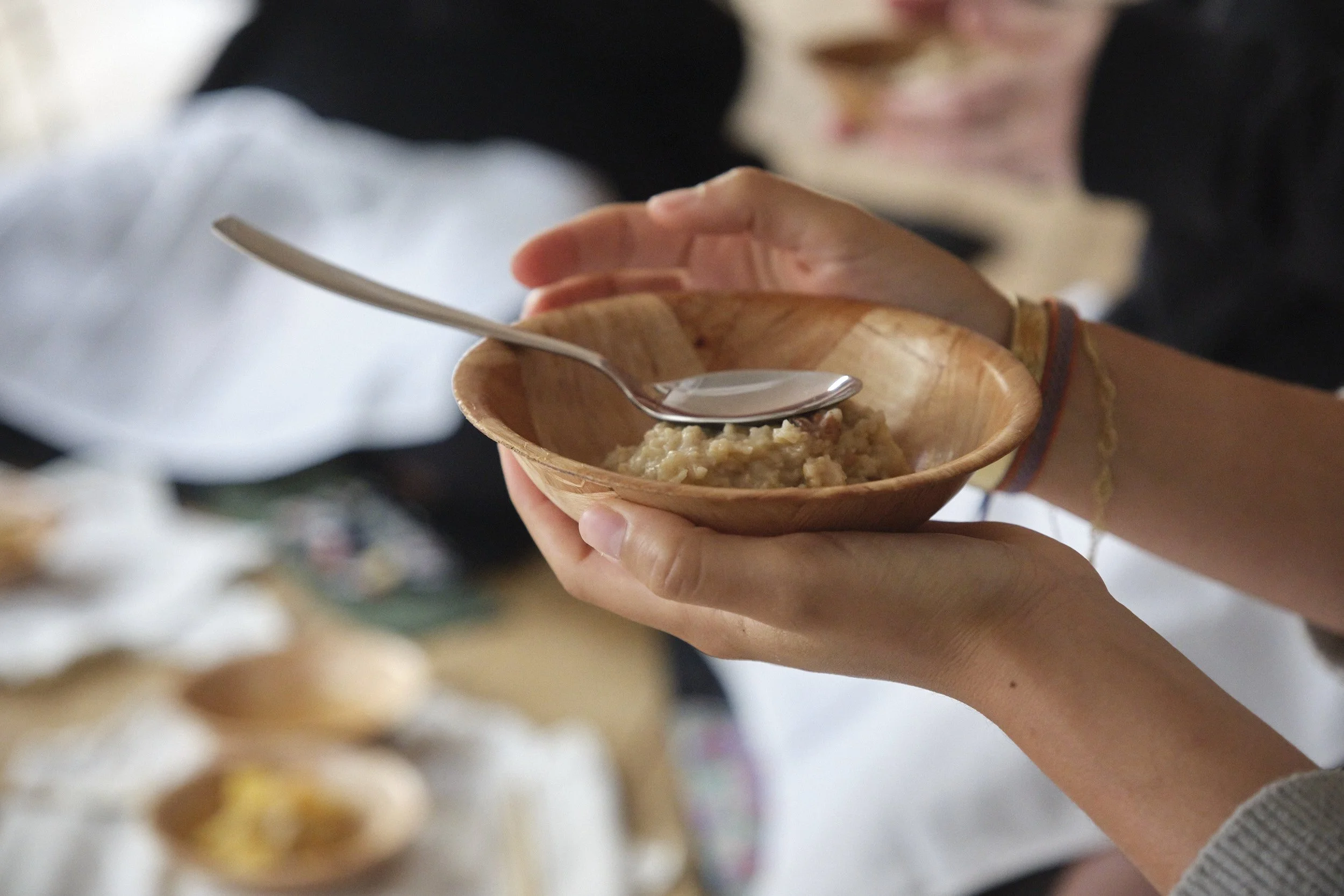 Holding bowl_2023_06_DSF1437.jpg