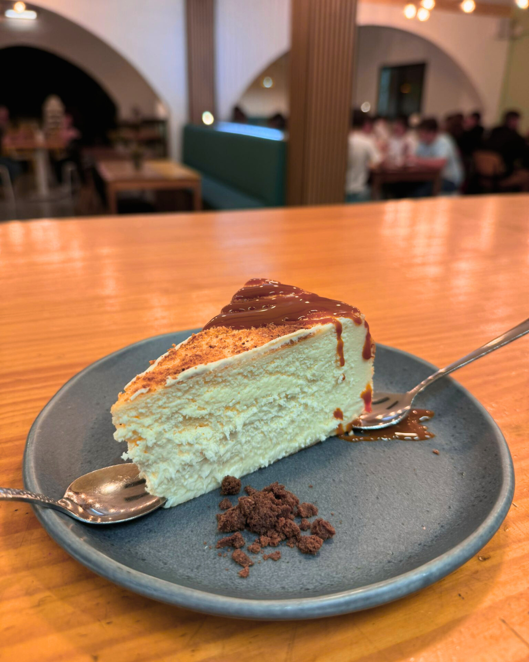 Tarta de queso casera con dulce de leche