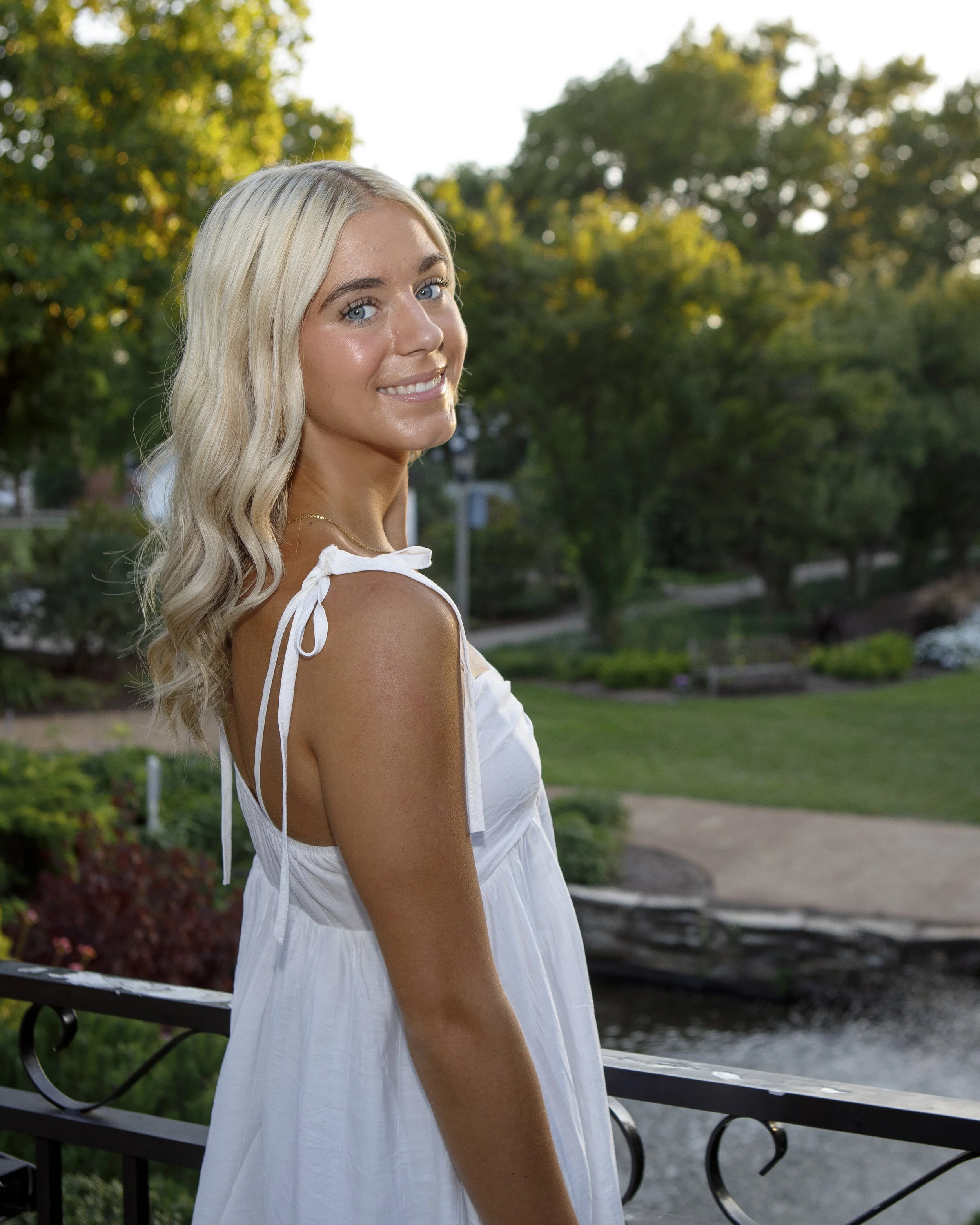 tessa-senior-family-photos-0252.jpg