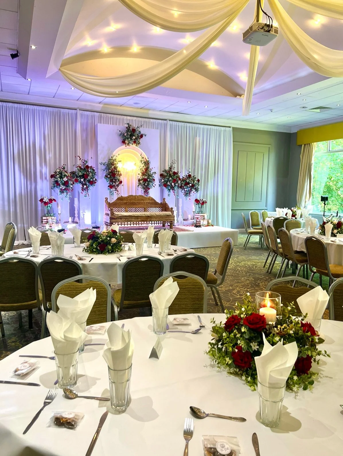 Elegant and minimal Nikkah decor designed for an unforgettable day 🌹
Sophistication and class all in one place, for your special moments.
Celebrate love and new beginnings with timeless simplicity. Ideal for intimate events. 💍
#NikkahDecor #Event