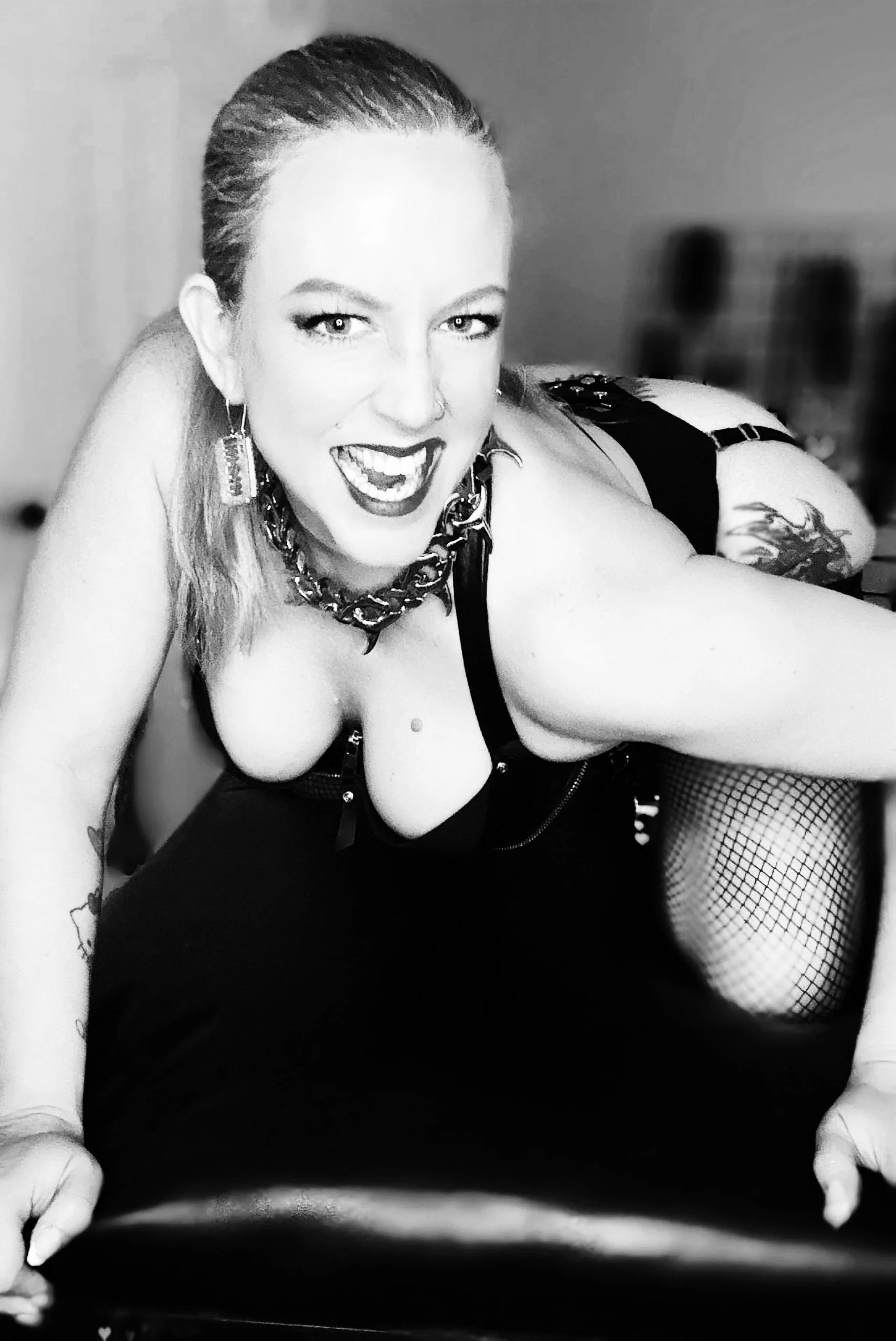 Lady Elle in The Throne Room at The Domicile - photo by Lady Elle