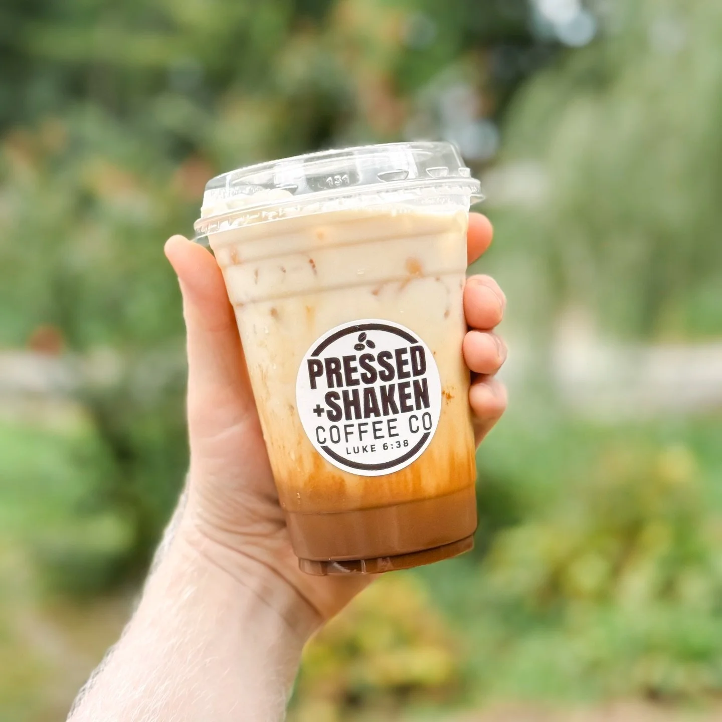 Pumpkin Ridge Chai anyone? With the warm spices of chai and the smooth pumpkin, this is a perfect blend for those fall days! ☕️🍂🍁
 
Don&rsquo;t miss it! Grab yours at one of my locations this month!