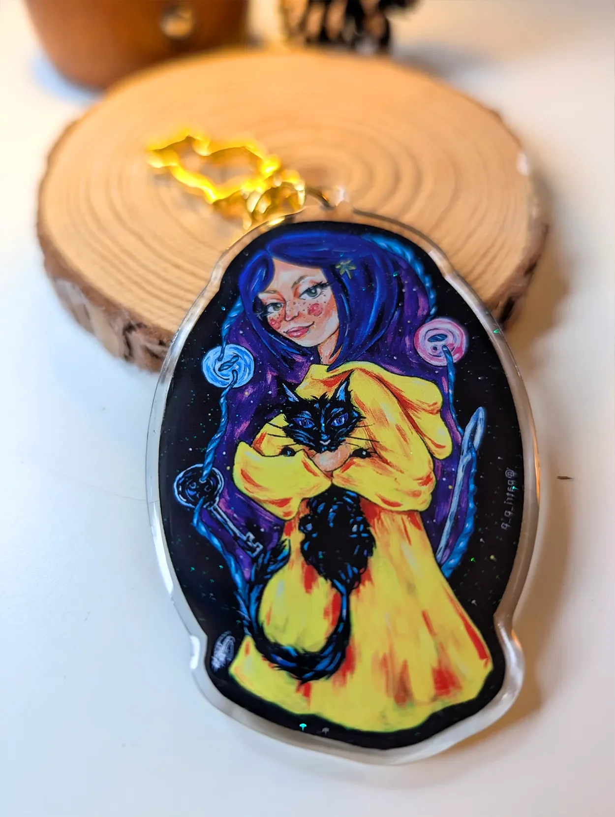 Coraline-acrylic-keychain-2.webp