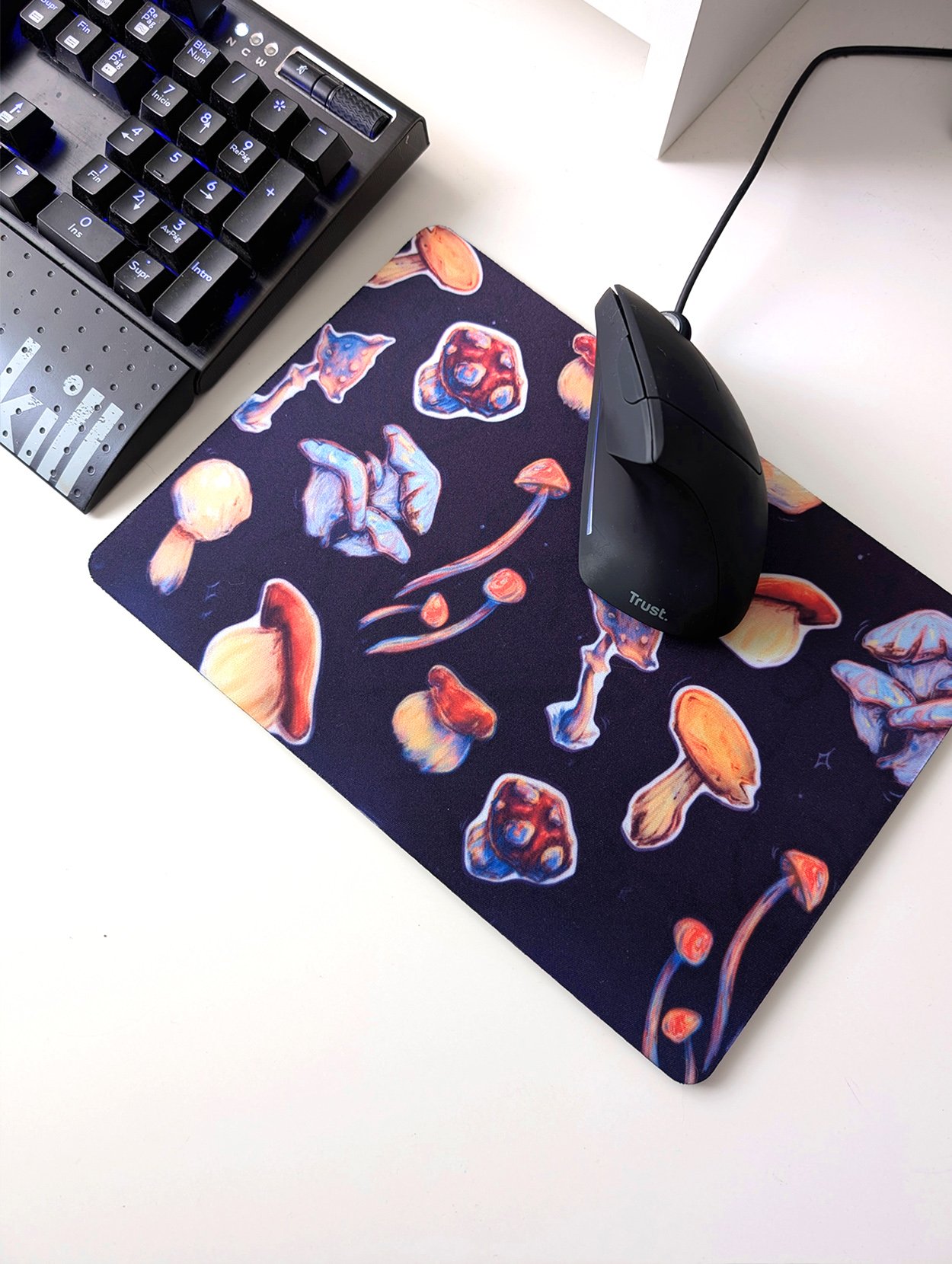 Magic-mushroom-mousemat-4.JPG