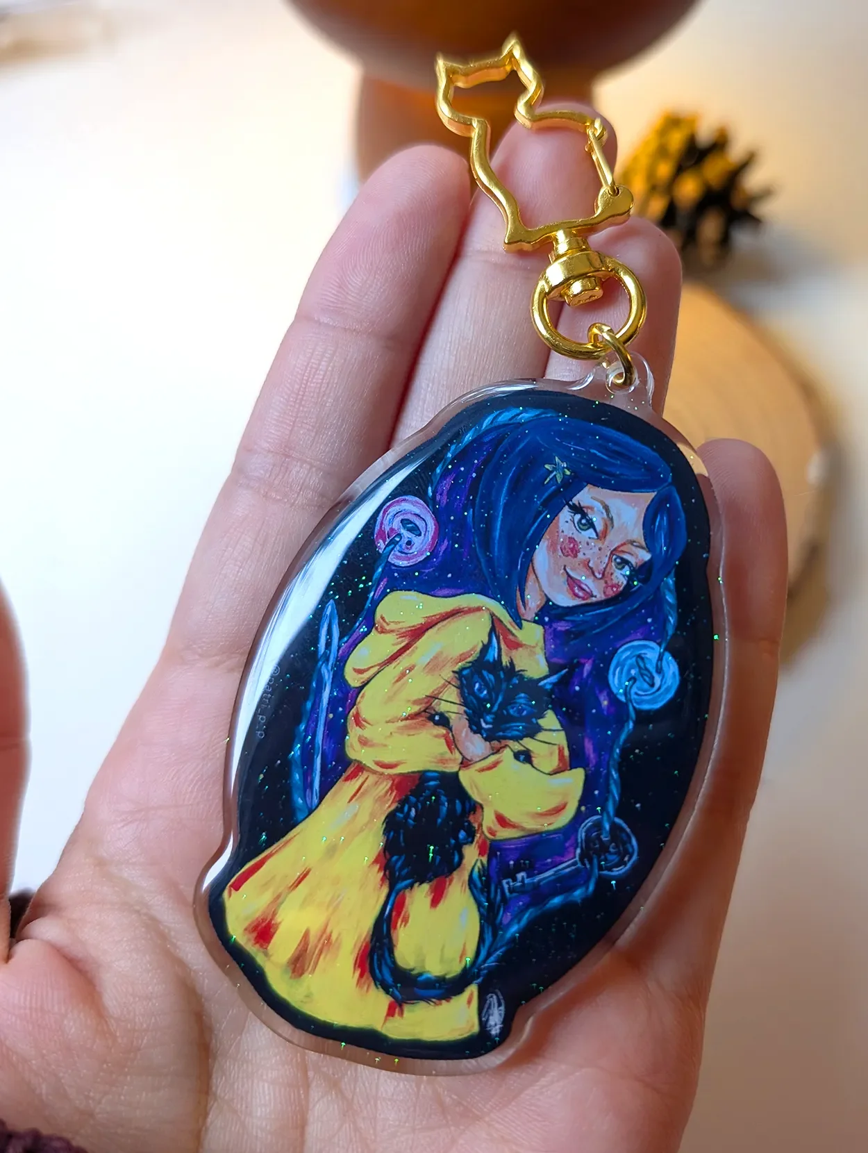Coraline-acrylic-keychain-4.webp