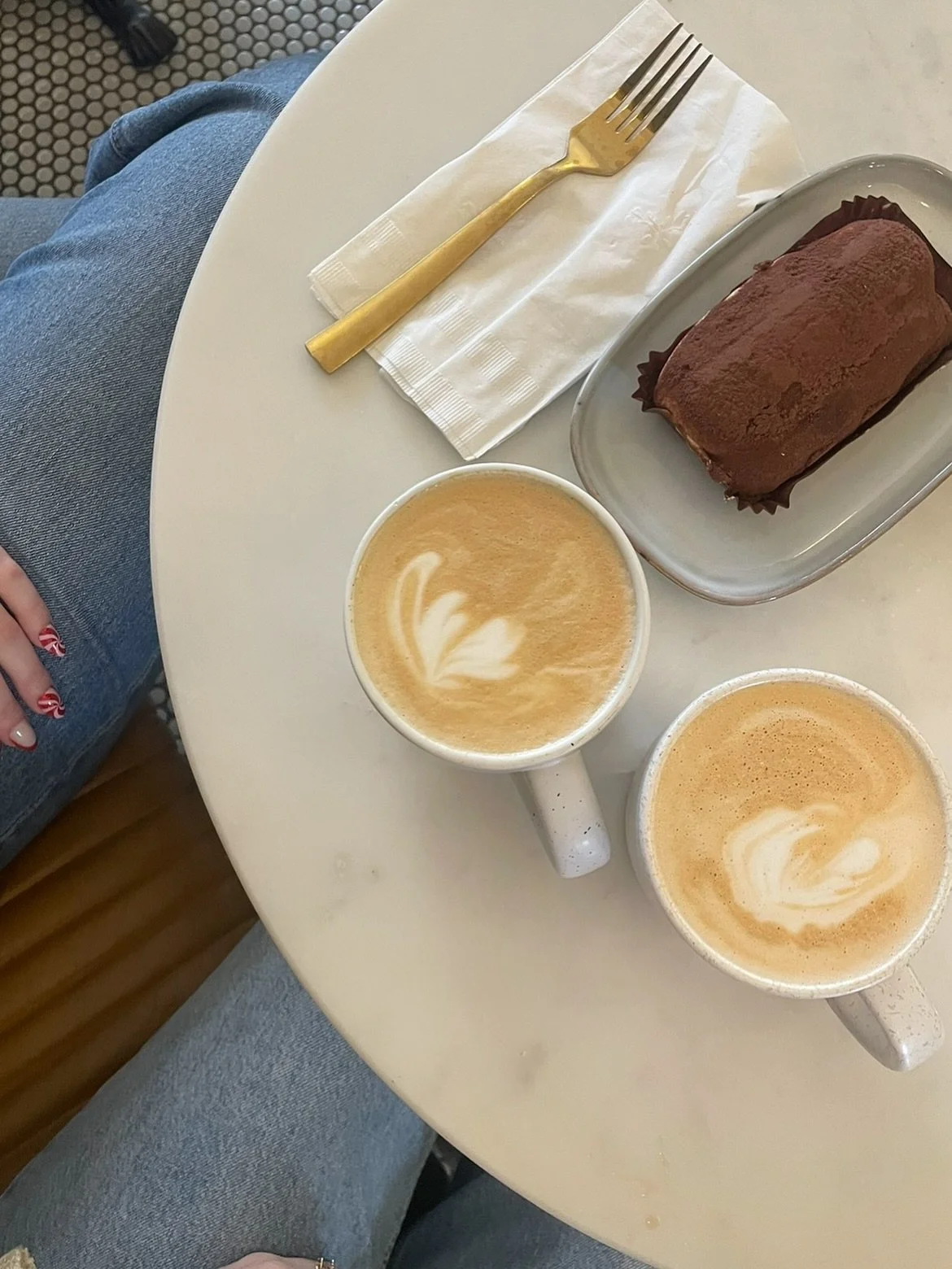 Main character mornings hit different at Caf&eacute; Taureau ☕ Sip your way around Savannah and discover more delicious spots around our city 🌃