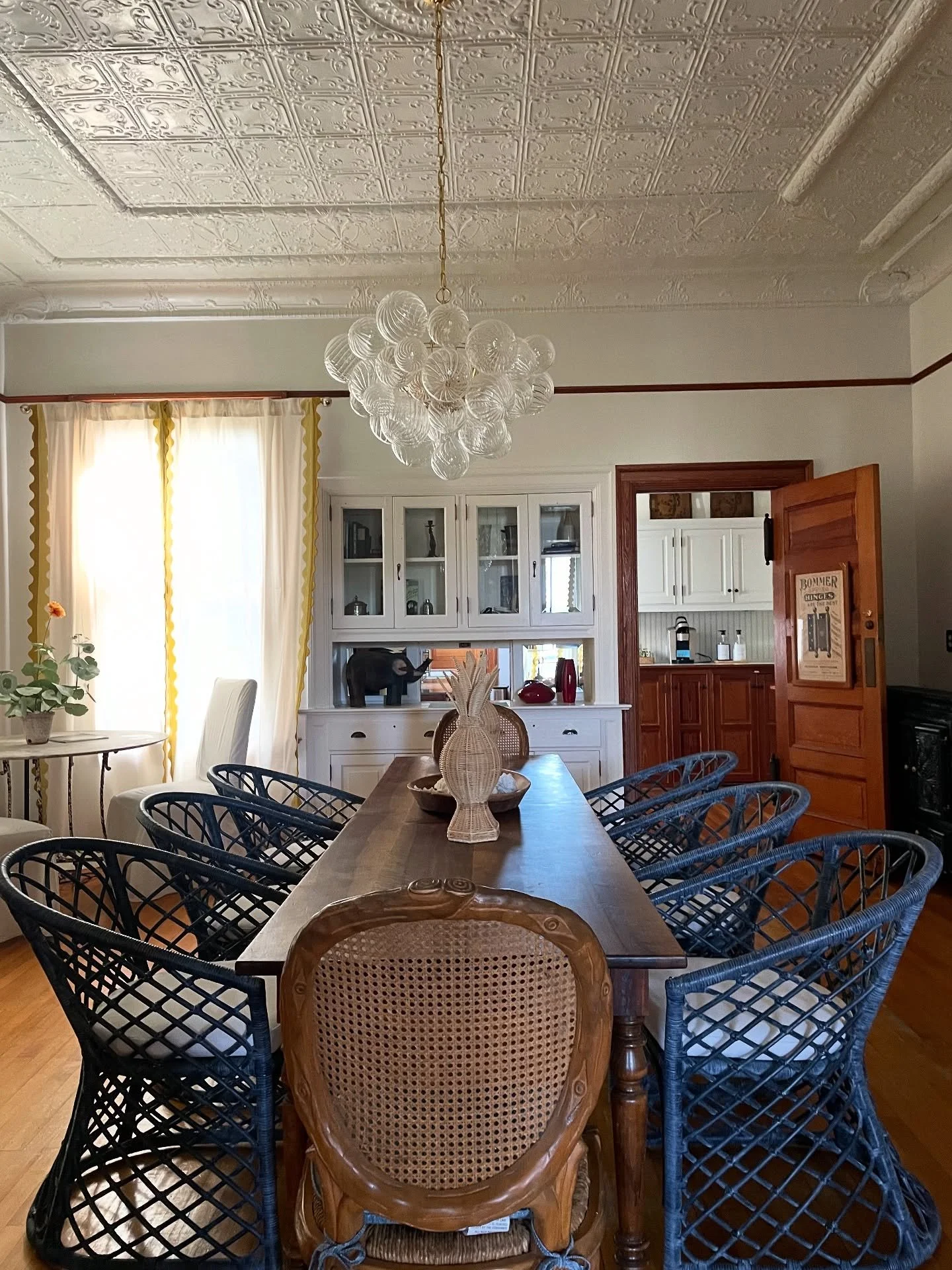 This Thanksgiving, share the table and the view 🦃 Gather your crew at Officers Row for a cozy coastal holiday where the only thing on your to-do list is making memories📍Book your stay at the link in bio.